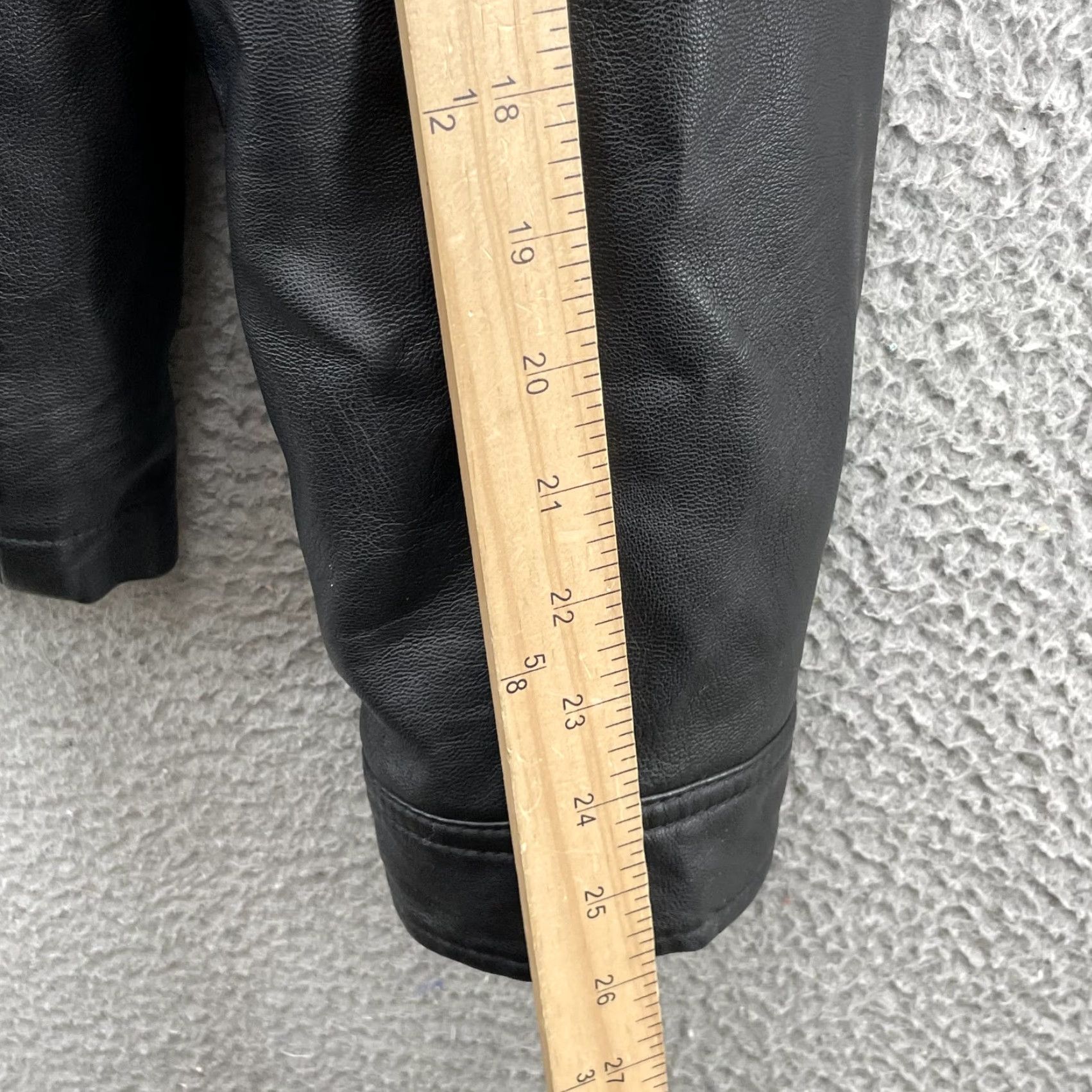 Levi's Levi's Hooded Vegan Leather Jacket Men's Medium Insulated Moto Streetwear Bomber Jacket Adult Regular Black 90s Western Repurposed? Size US M / EU 48-50 / 2 - 6 Thumbnail