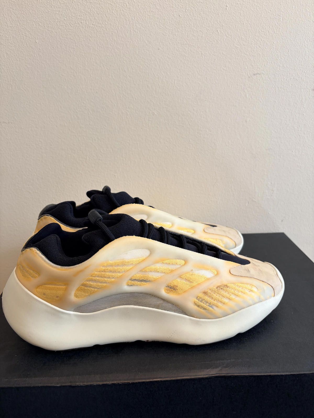 Yeezy Adidas Yeezy 700 V3 Mono Safflower Shoes (Size 11) Size US 11 / EU 44 - 2 Thumbnail
