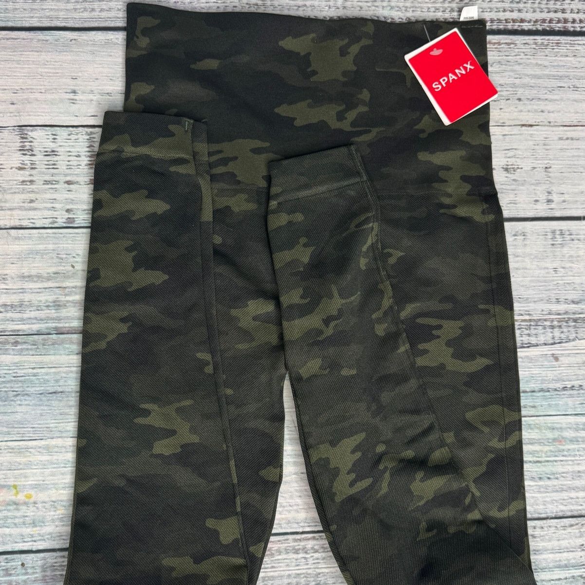 Spanx Spanx Women’s XS Camo Leggings High Rise Sculpt Camo NWT Size 25" / US 0 / IT 36 - 1 Thumbnail