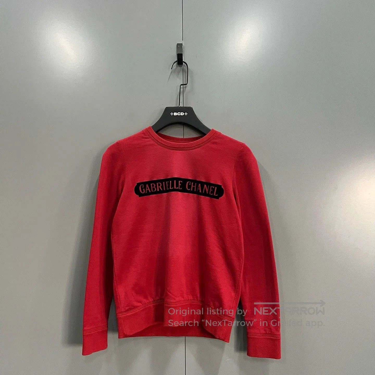 Chanel Chanel Red Letter Sweatshirt. Size XXS / US 00 / IT 34 - 1 Thumbnail