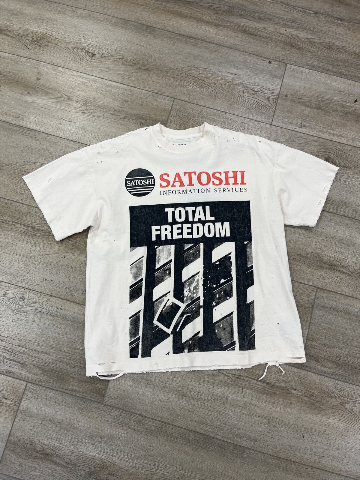 Satoshi Nakamoto Satoshi Nakamoto Total Freedom T-Shirt Size US L / EU 52-54 / 3 - 1 Thumbnail