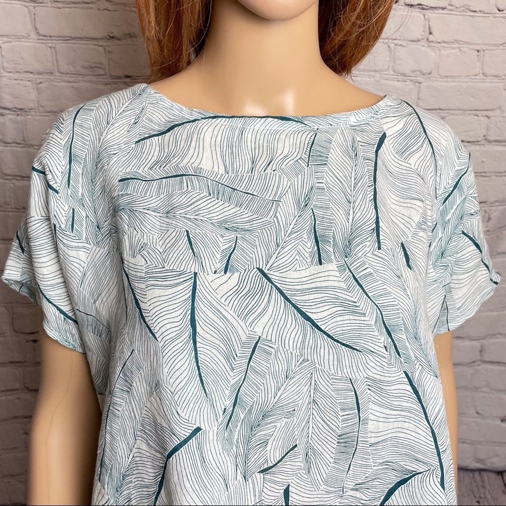 Elie Tahari NWT New Tahari Linen Top Feathers Print Size L Size L / US 10 / IT 46 - 2 Thumbnail
