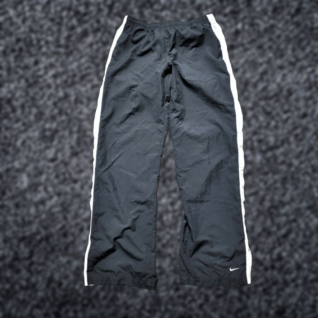 Nike Vtg Nike Black Track Pants Women's Sz L Drawstring Windbreaker Gray Tag Vintage Windbreaker Track Pants Women L Black Nike Size 36" / US 14 / IT 50 - 1 Thumbnail