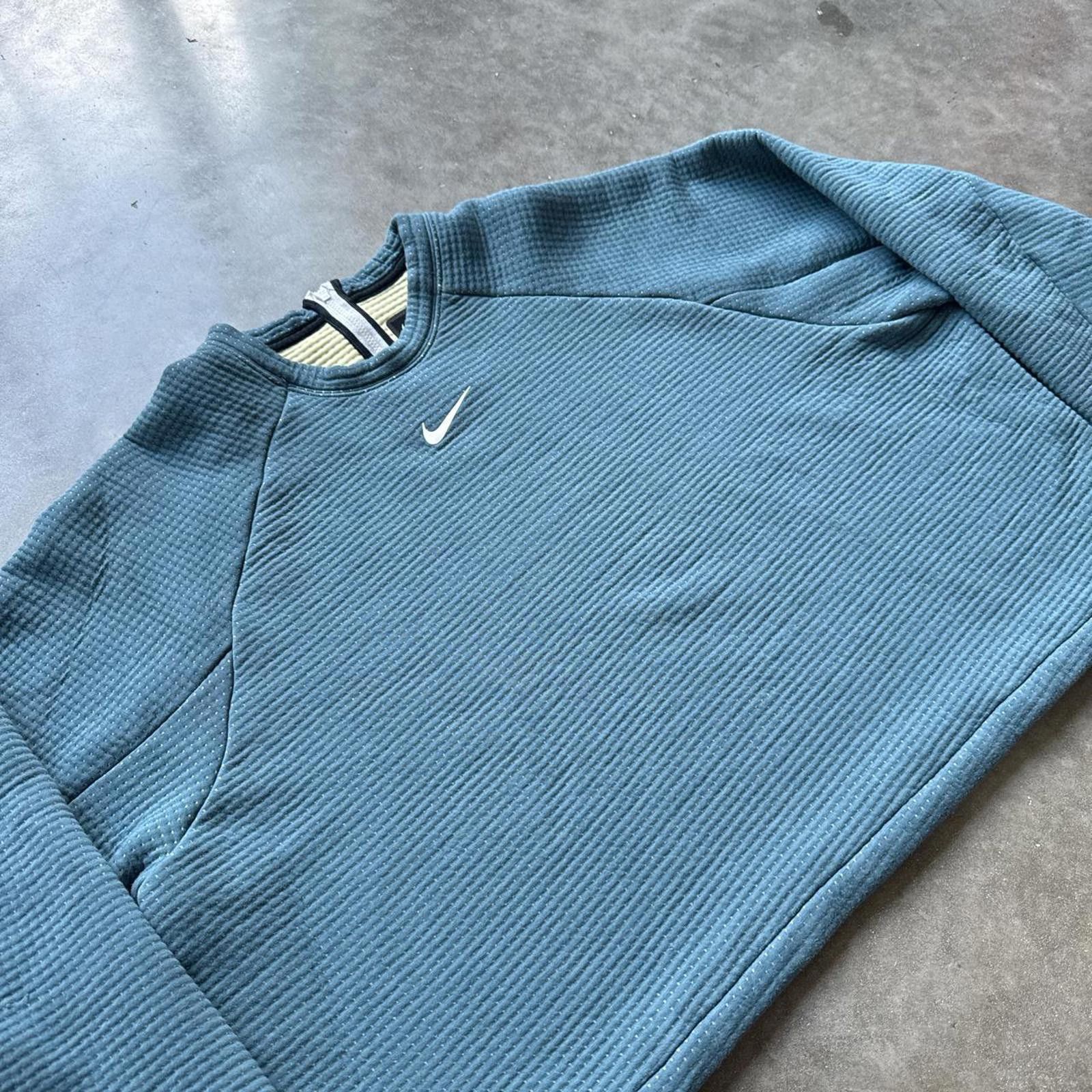 Nike Nike Crop Top Crewneck Sweatshirt Embroidered Swoosh Size XXL / US 16-18 / IT 52-54 - 3 Thumbnail