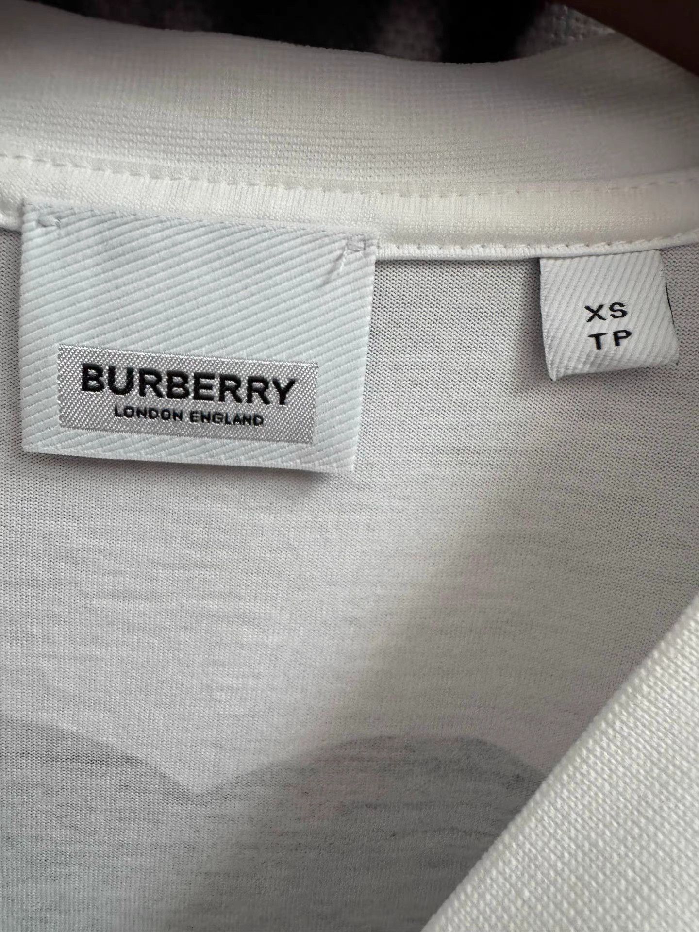 Burberry Burberry Solid Crew Neck Monster Back T-Shirt K13 Size US XS / EU 42 / 0 - 3 Thumbnail