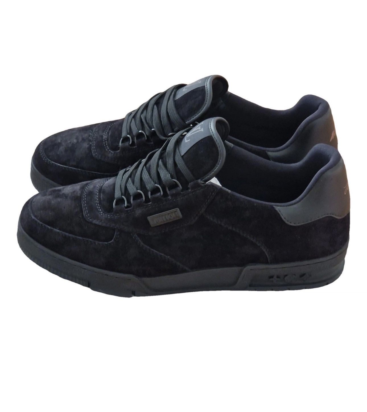 Louis Vuitton Louis Vuitton Uniform Sneakers - Black Suede. UK6. EU40 Size US 7 / EU 40 - 12 Thumbnail