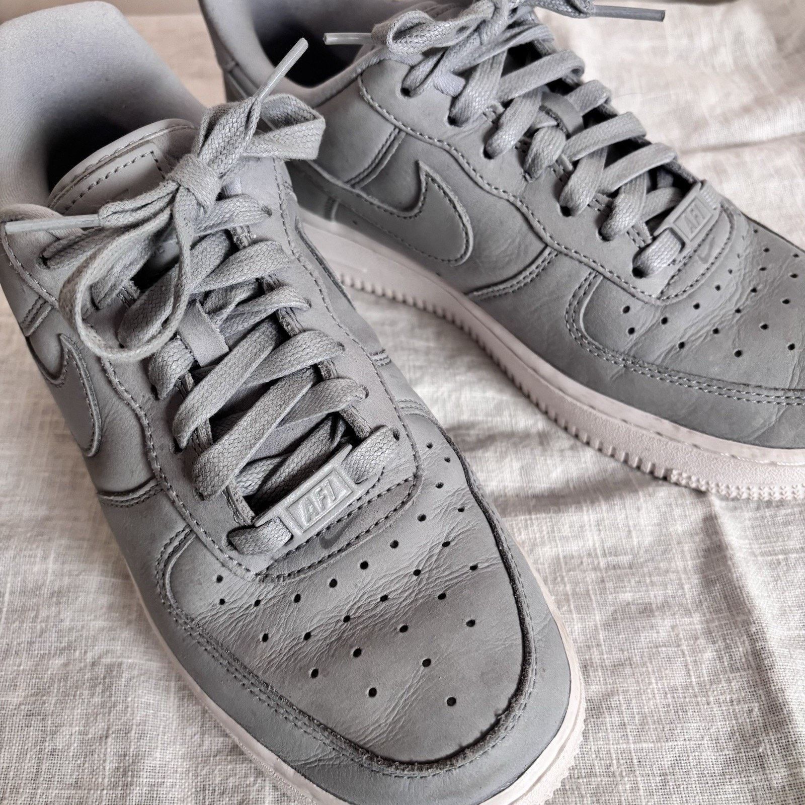 Nike Nike Air Force 1 Low '07 PRM Wolf Grey (Women's) size 7 DR9 Size US 7 / IT 37 - 12 Thumbnail