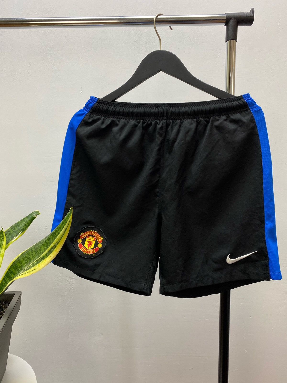 Nike × Vintage Vintage Y2K Nike Manchester United Football Soccer Shorts Size US 30 / EU 46 - 1 Thumbnail