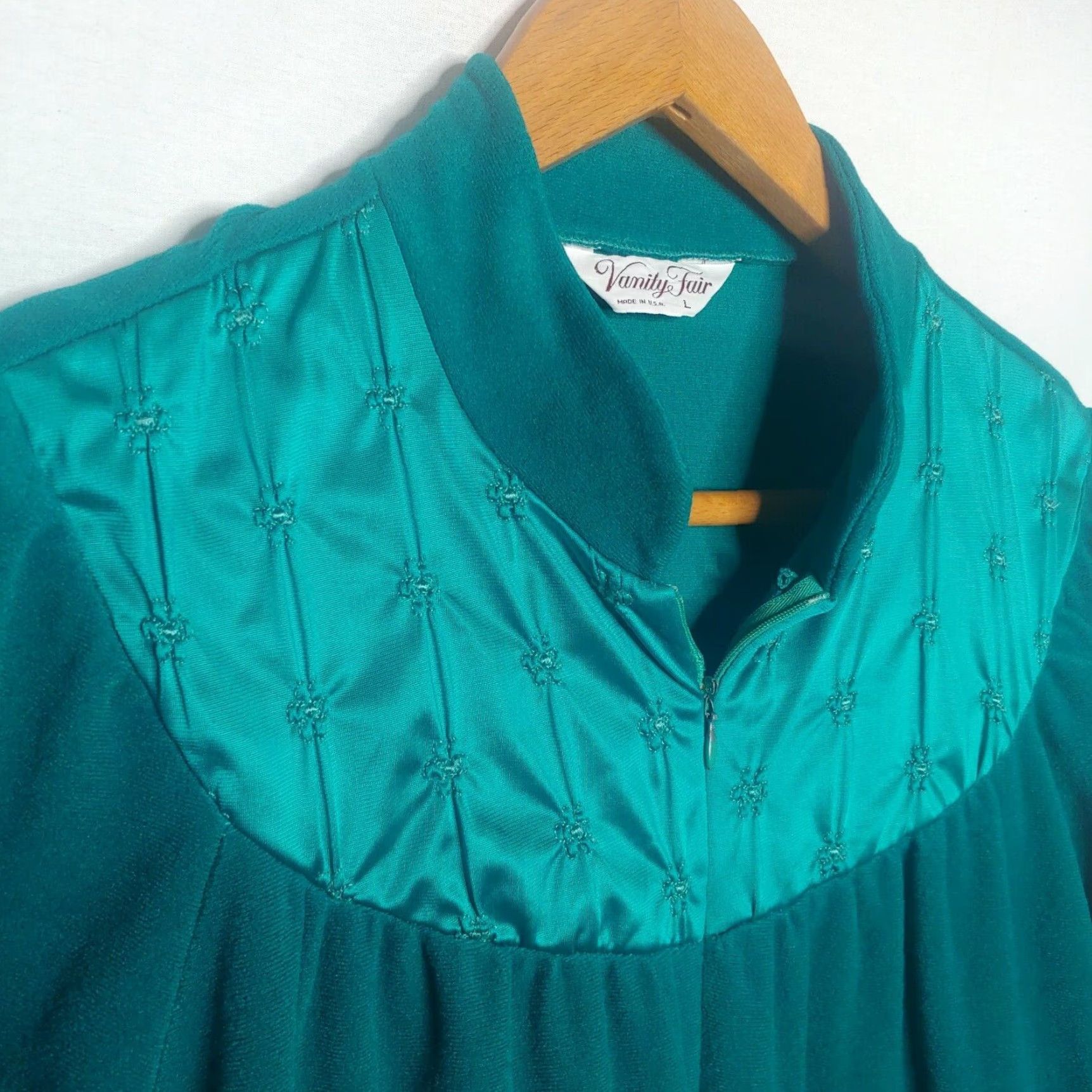 Vintage VINTAGE Vanity Fair Housecoat Robe Large Long Teal Velour Satin Floral Zip Gown Size ONE SIZE - 2 Thumbnail