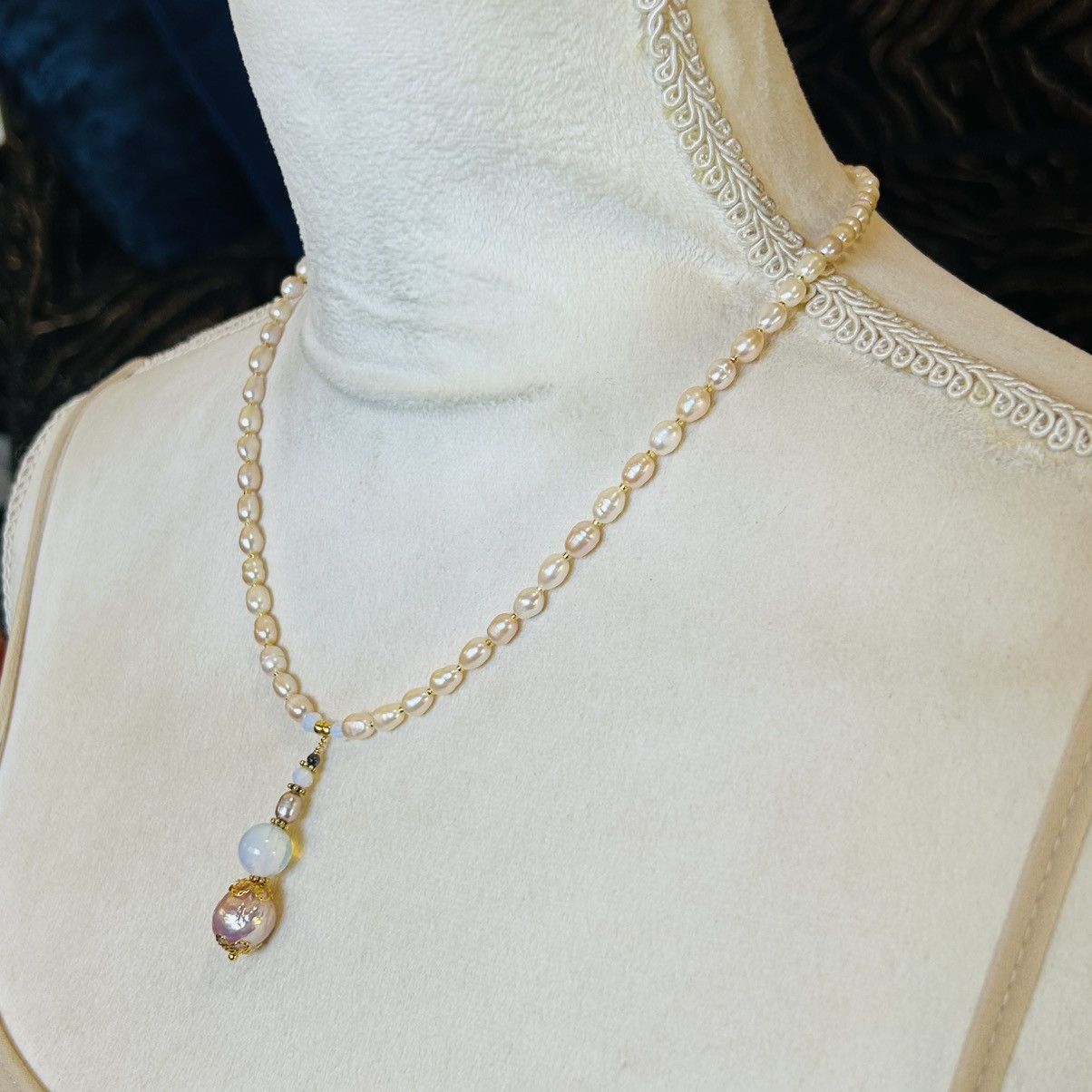 Handmade Handcrafted elegant genuine fresh water pendant necklace Size ONE SIZE - 3 Thumbnail