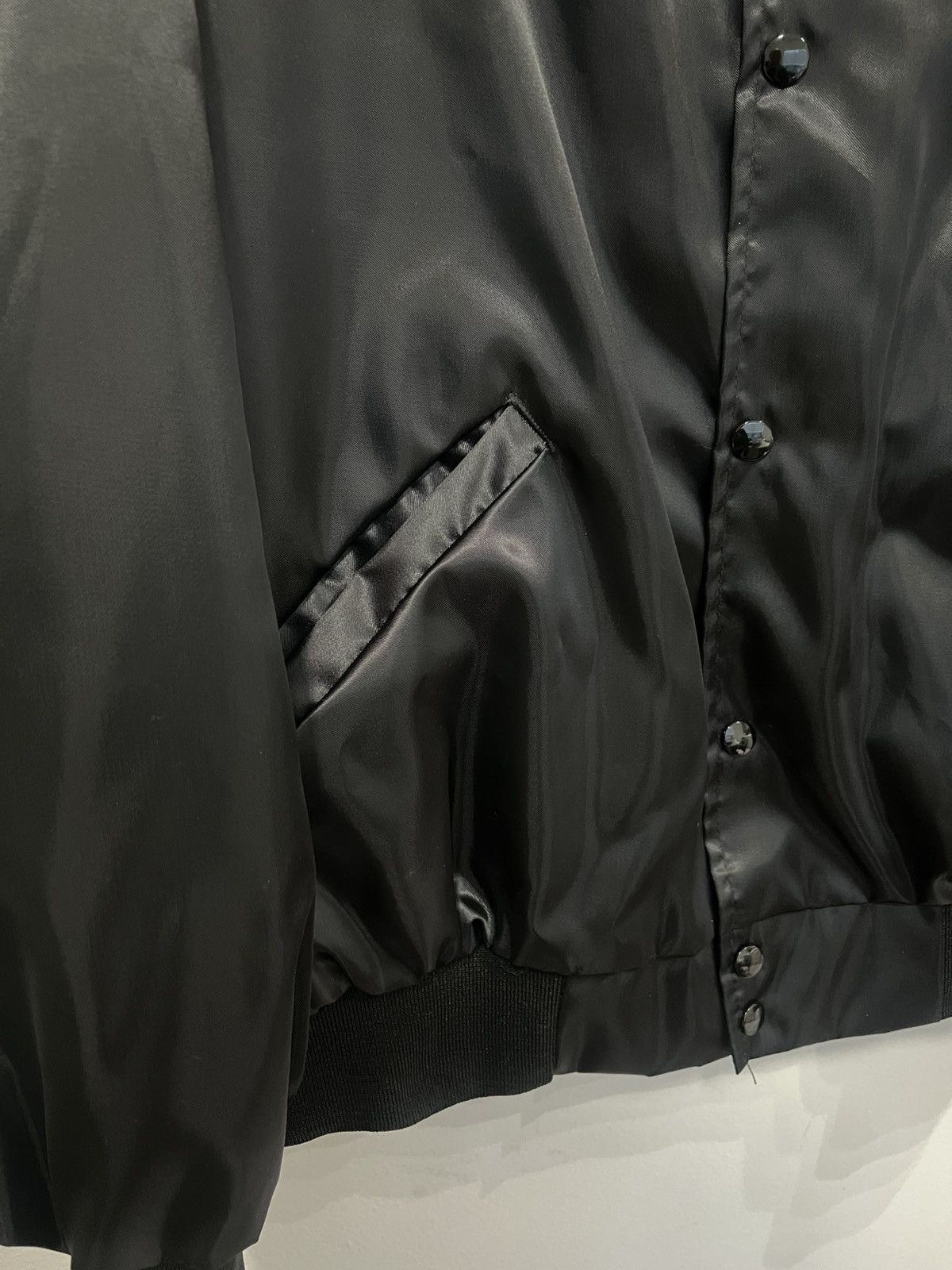 Other Vintage Vanguard Satin Bomber Jacket – Made in USA Size US XXL / EU 58 / 5 - 5 Thumbnail