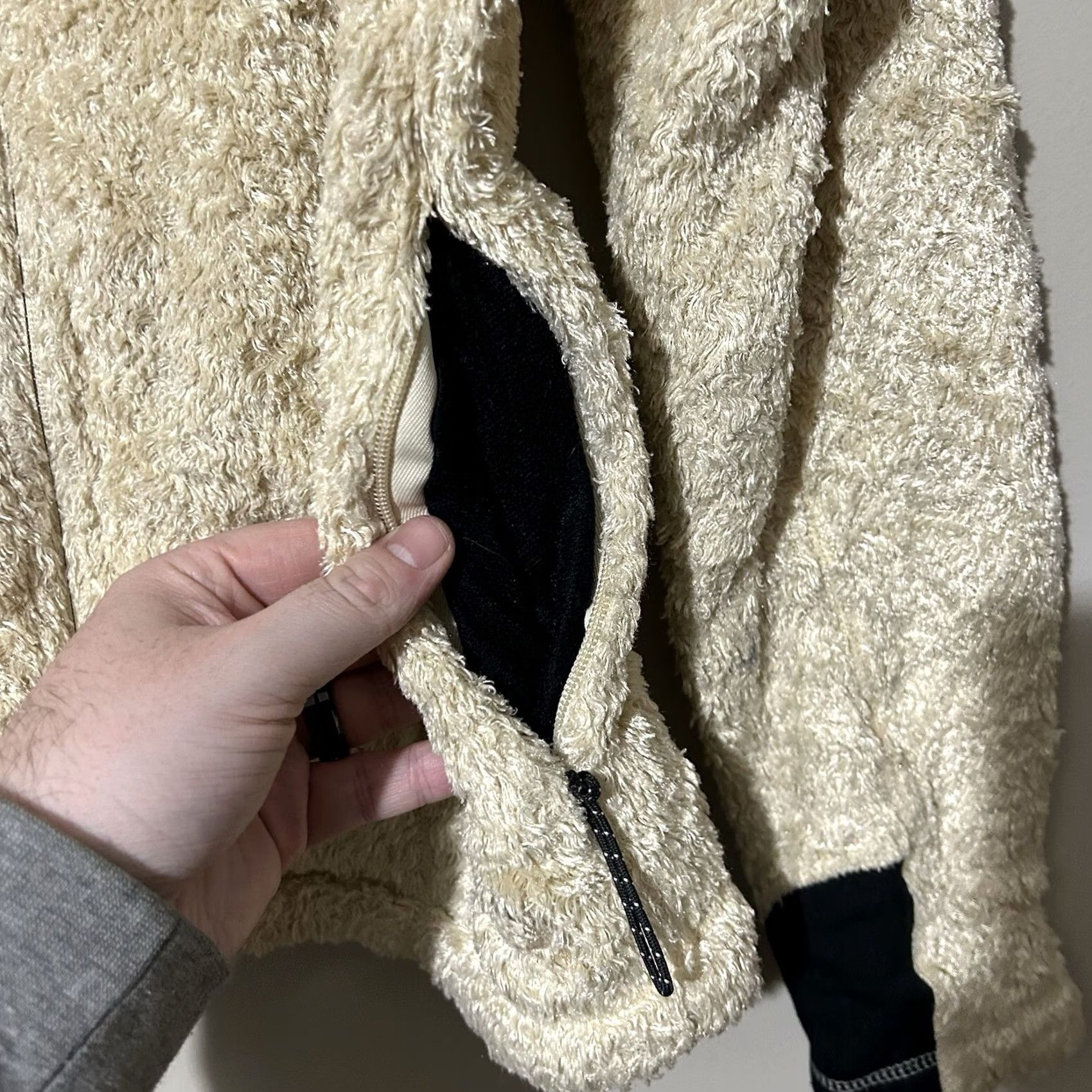 Mountain Hardwear Mountain Hardwear jacket Women’s Small fuzzy fleece Size S / US 4 / IT 40 - 3 Thumbnail