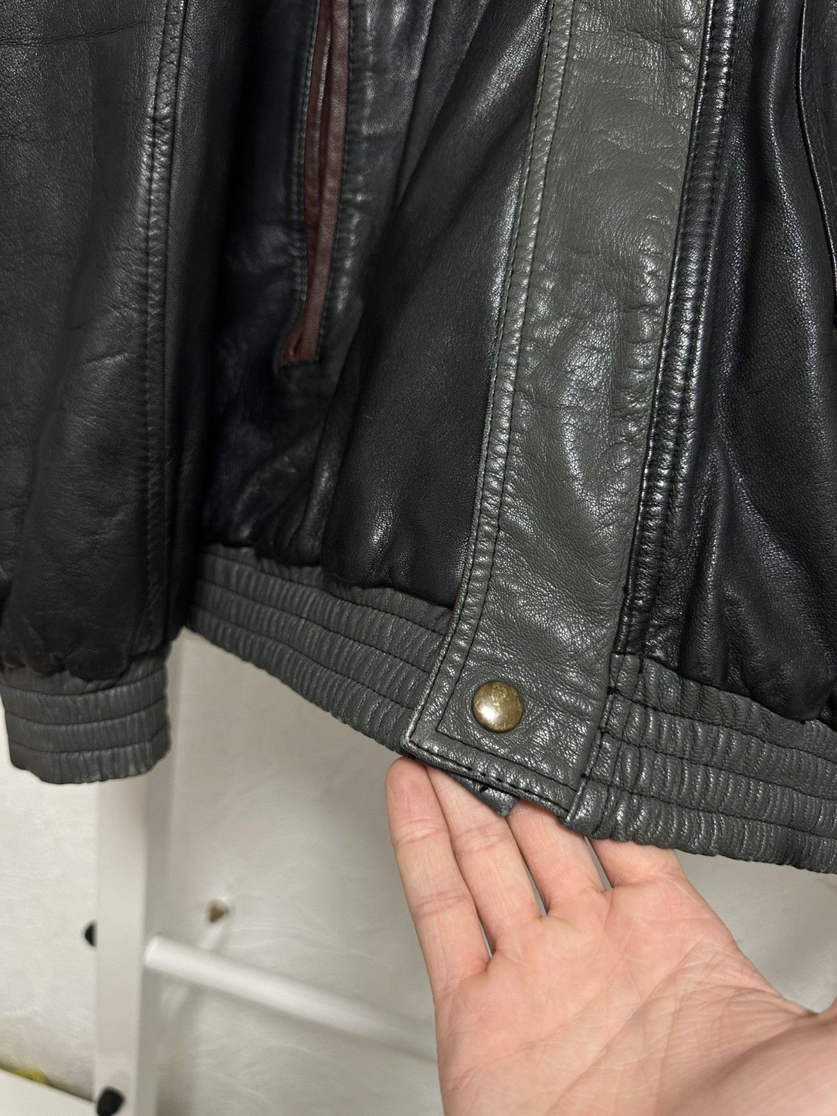 Vintage Vintage 90s Oversized Black Distressed Leather Jacket L size Size US L / EU 52-54 / 3 - 5 Thumbnail