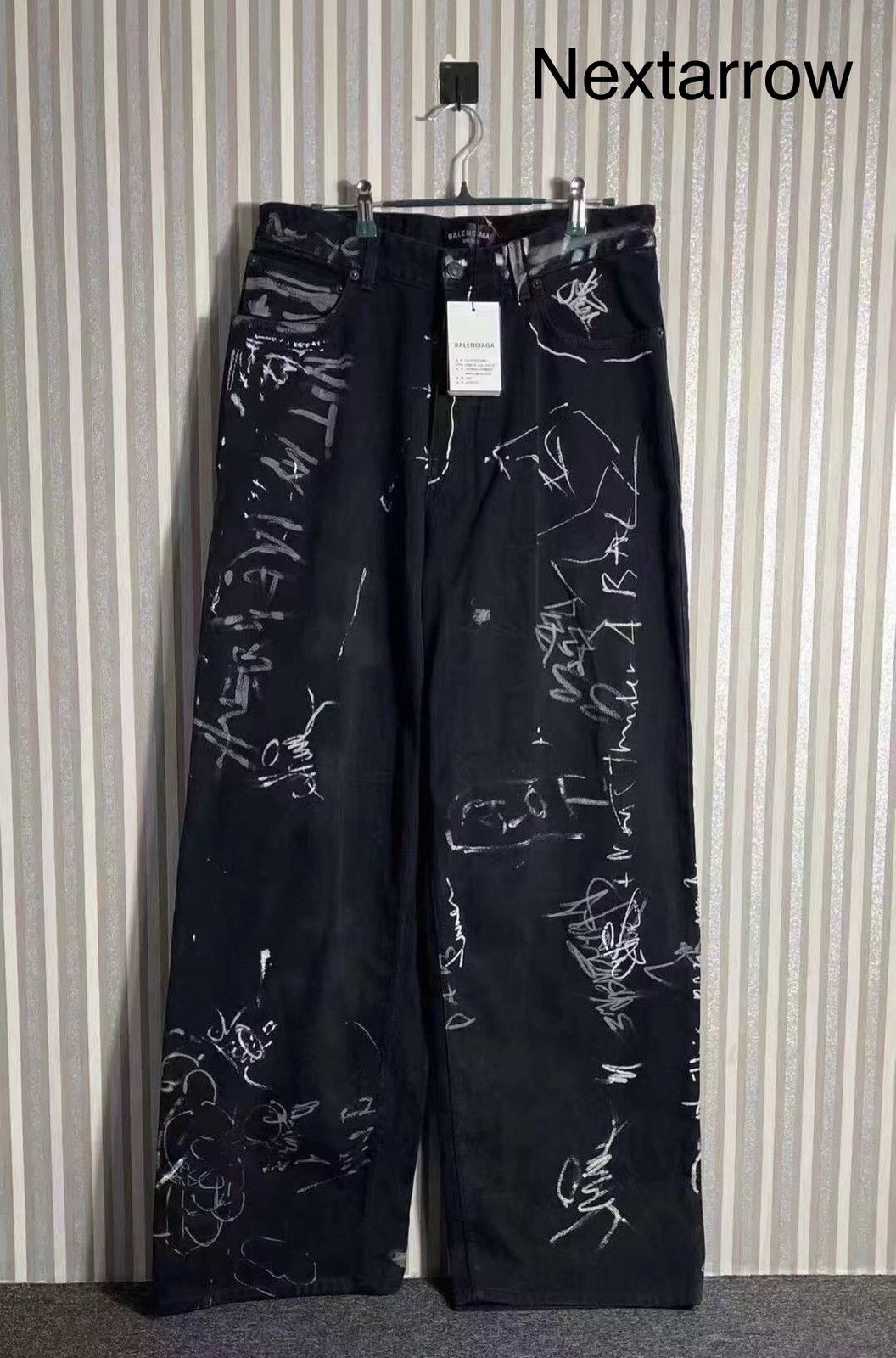 Balenciaga Balenciaga black hand-painted monogrammed logo jeans 2412- Size US 28 / EU 44 - 1 Thumbnail