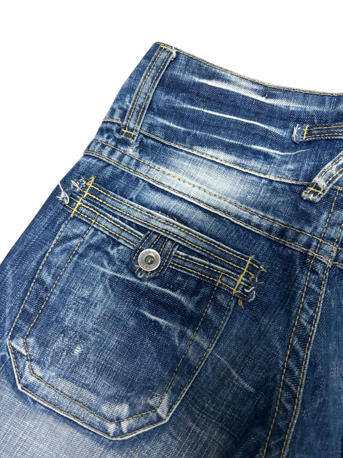 Japanese Brand Y2K Red Pepper Wide Flare Denim Jeans Size 30" / US 8 / IT 44 - 6 Thumbnail