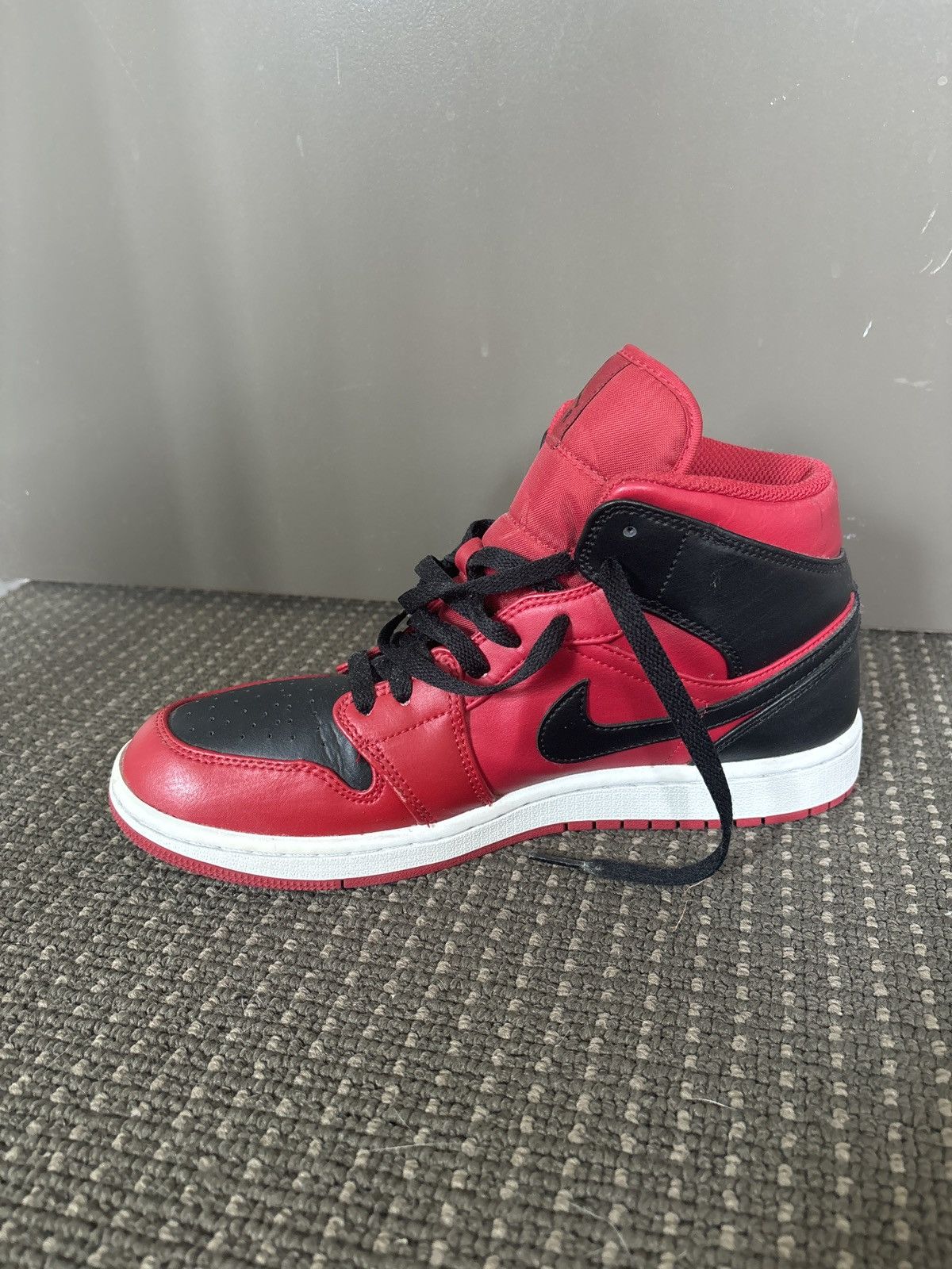 Jordan Brand × Nike Jordan 1 red mids Size US 8 / IT 38 - 4 Thumbnail