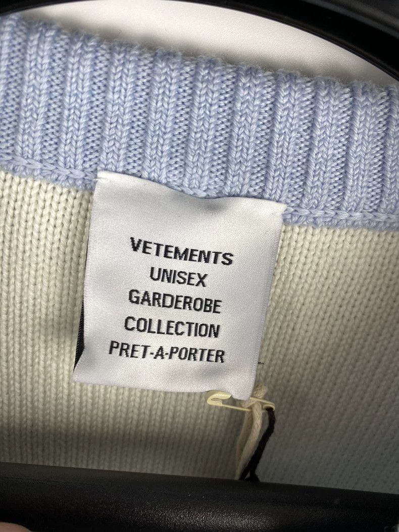 Vetements Vetements New Large Logo Misty Blue Knit Sweater Size US S / EU 44-46 / 1 - 6 Thumbnail