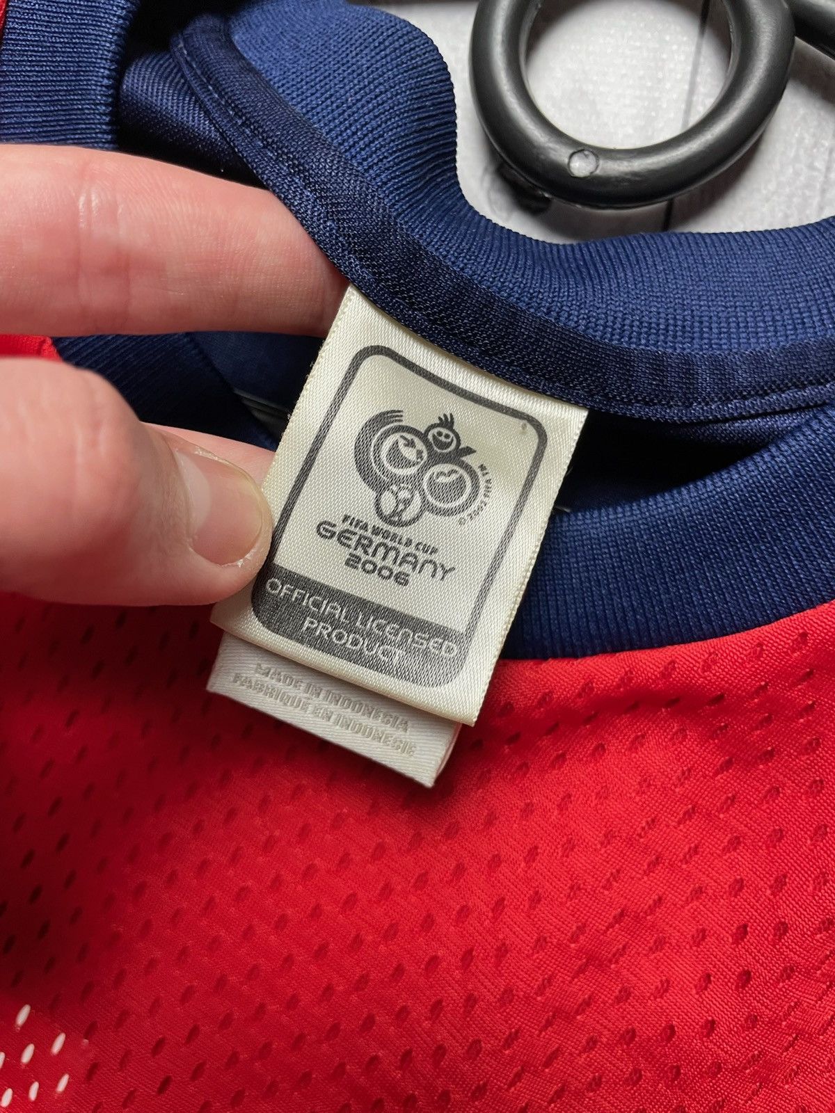 Vintage Vintage England Soccer jersey size L big logo Size US L / EU 52-54 / 3 - 4 Thumbnail