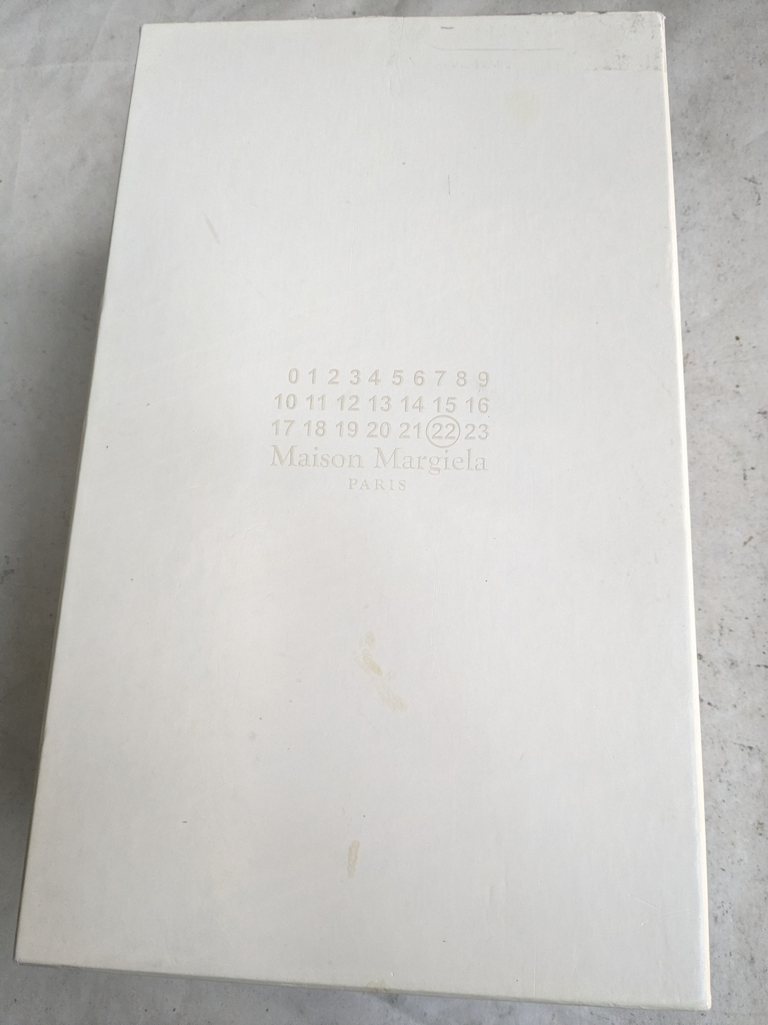 Maison Margiela Maison Margiela Replica Gat White 9 42 Rubber Low Tops Size US 9 / EU 42 - 19 Thumbnail
