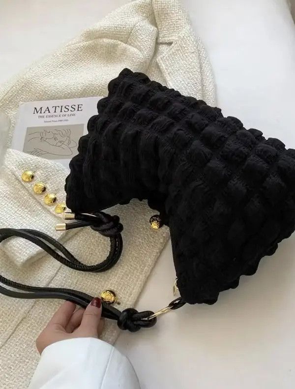 Japanese Brand × Vintage Black Minimalist Knot Ruched Purse Size ONE SIZE - 1 Thumbnail