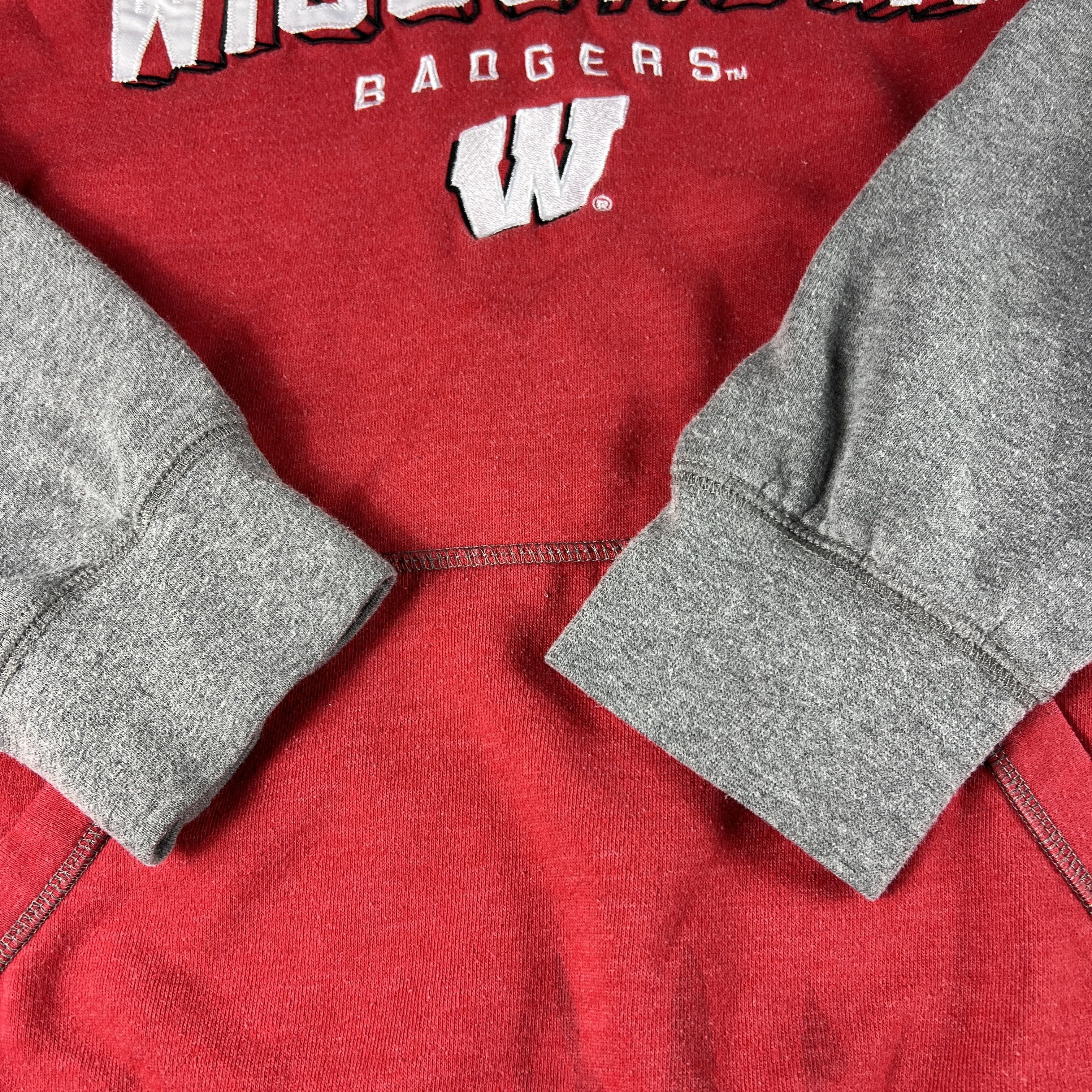 NCAA NCAA Wisconsin Badgers Sweatshirt Faded Logo Pullover Hoodie Size US L / EU 52-54 / 3 - 3 Thumbnail