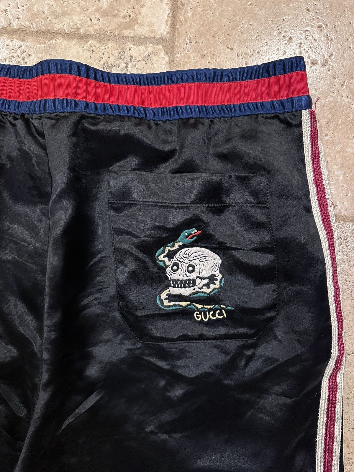 Gucci Gucci Satin Stripe Skull/Snake Motif Logo Black Lounge Pants Size US 34 / EU 50 - 8 Thumbnail