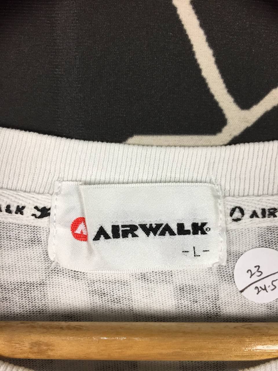 Airwalk Vtg Airwalk Skateboard Classic Checker All Over Print Tee Size US L / EU 52-54 / 3 - 8 Thumbnail
