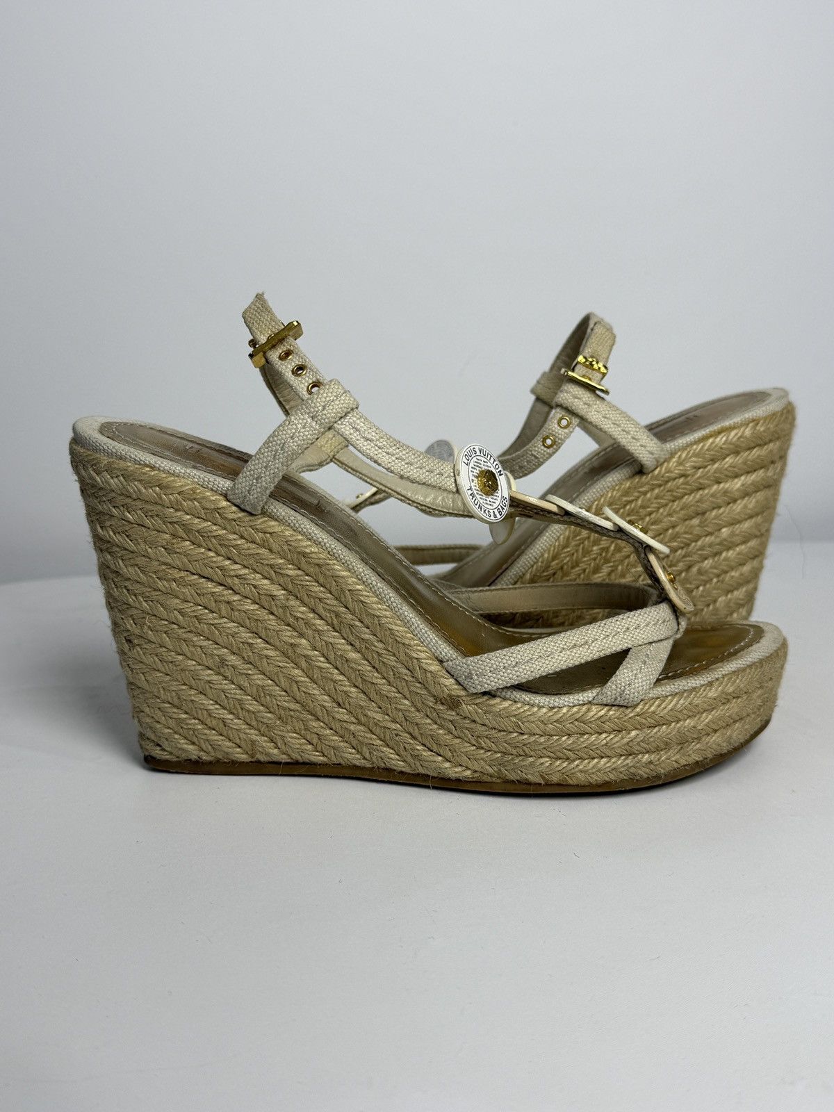 Louis Vuitton Louis Vuitton cream espadrille wedge sandals Size US 8 / IT 38 - 12 Thumbnail