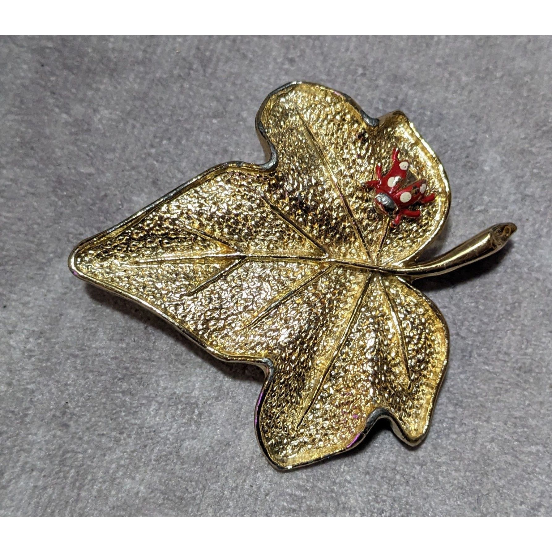 Other Vintage Gold Tone Ladybug On A Leaf Brooch Size ONE SIZE - 4 Thumbnail