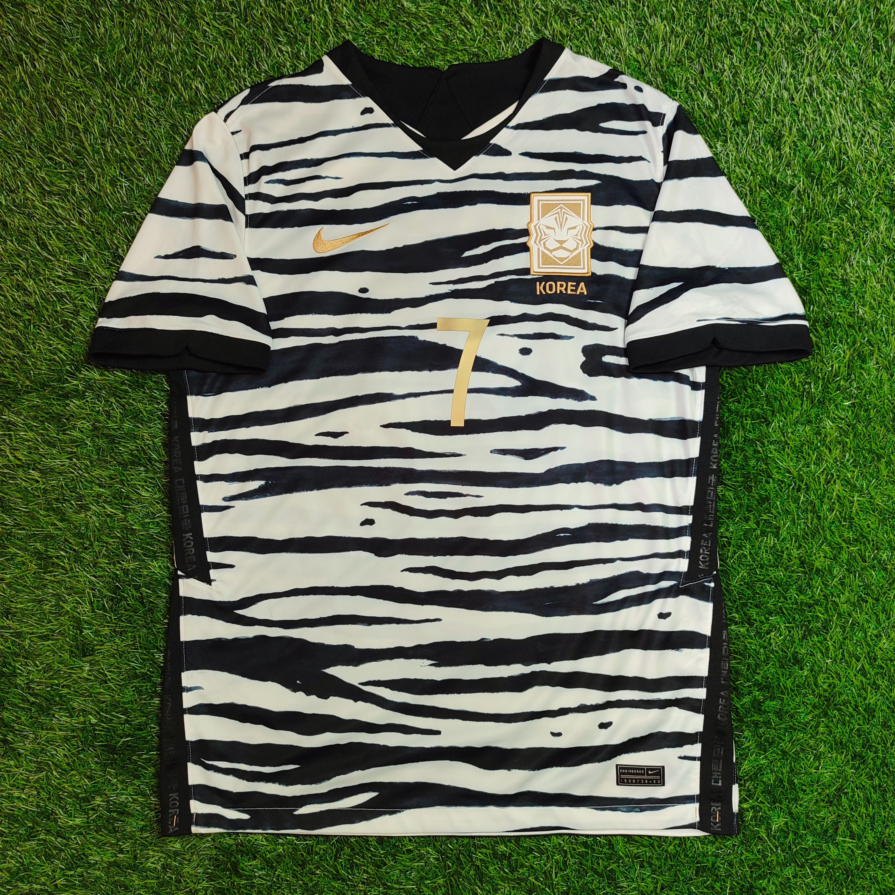 image of Bloke x Nike Korea Away 2020 Son Heung Min 7 Soccer Jersey in Black White, Men's (Size XL)