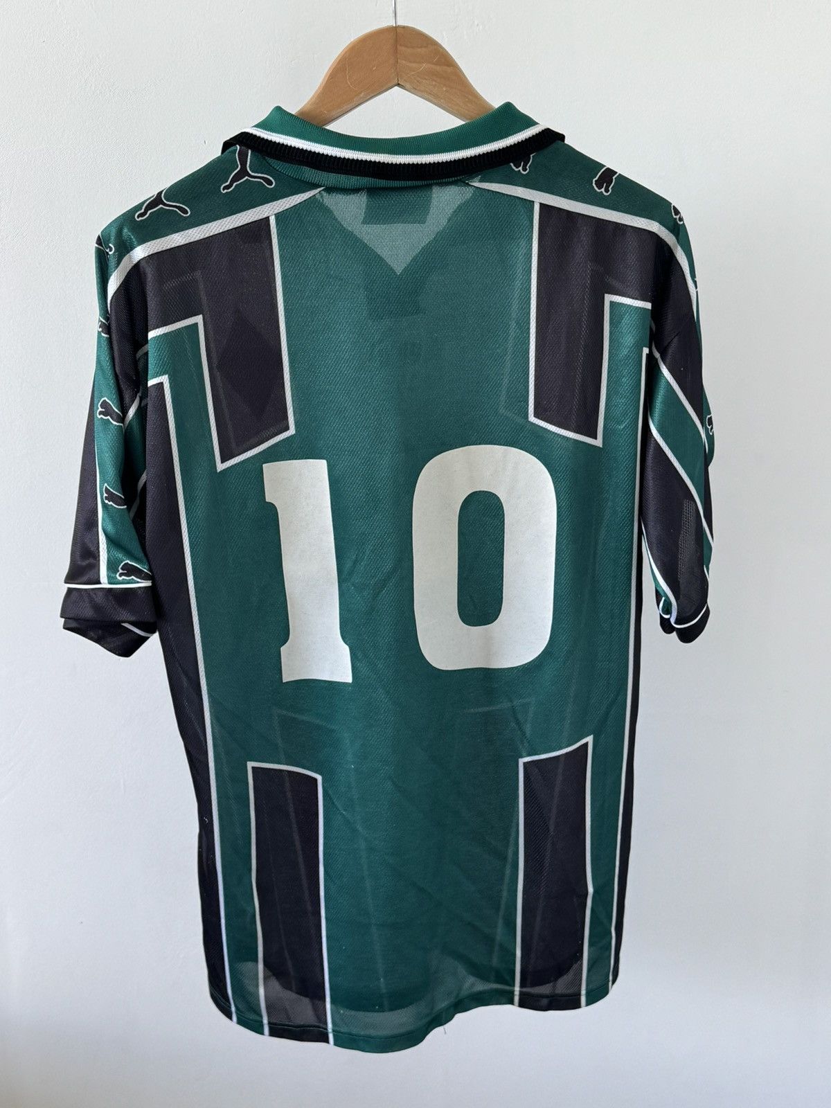 Puma Vintage 1997/1998 SV Werder Bremen Home Jersey #10 Puma Size US M / EU 48-50 / 2 - 3 Thumbnail