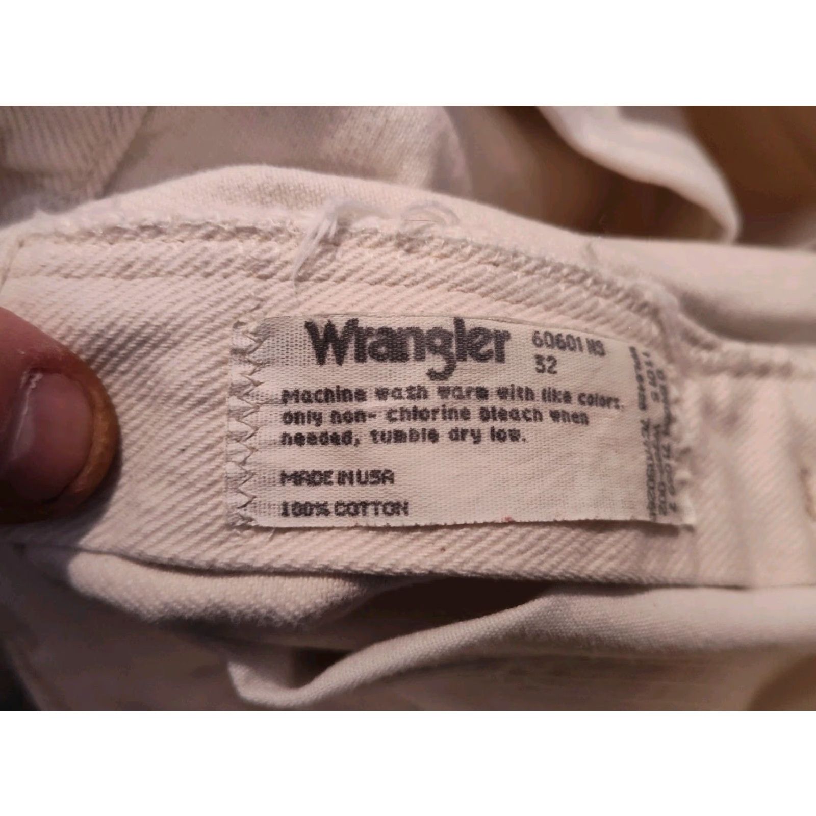 Wrangler VINTAGE Wrangler Bermuda Denim Shorts Mens Size 32 X 8 Ivory Cream White USA Made 90s Casual Retro Size US 32 / EU 48 - 7 Thumbnail
