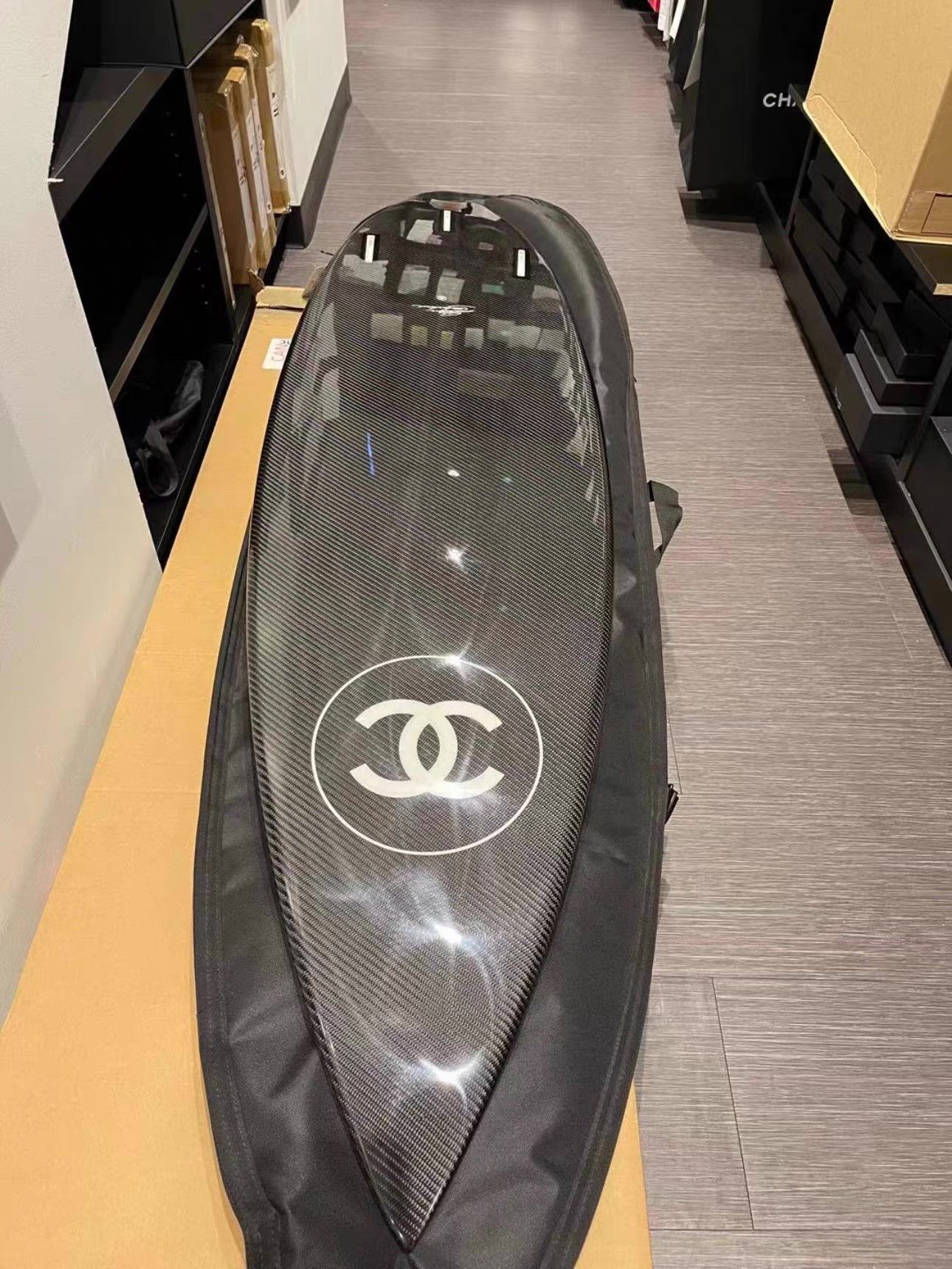 Chanel Chanel Black Carbon Fiber Surfboard Brand New Full Set Q14 Size ONE SIZE - 3 Thumbnail