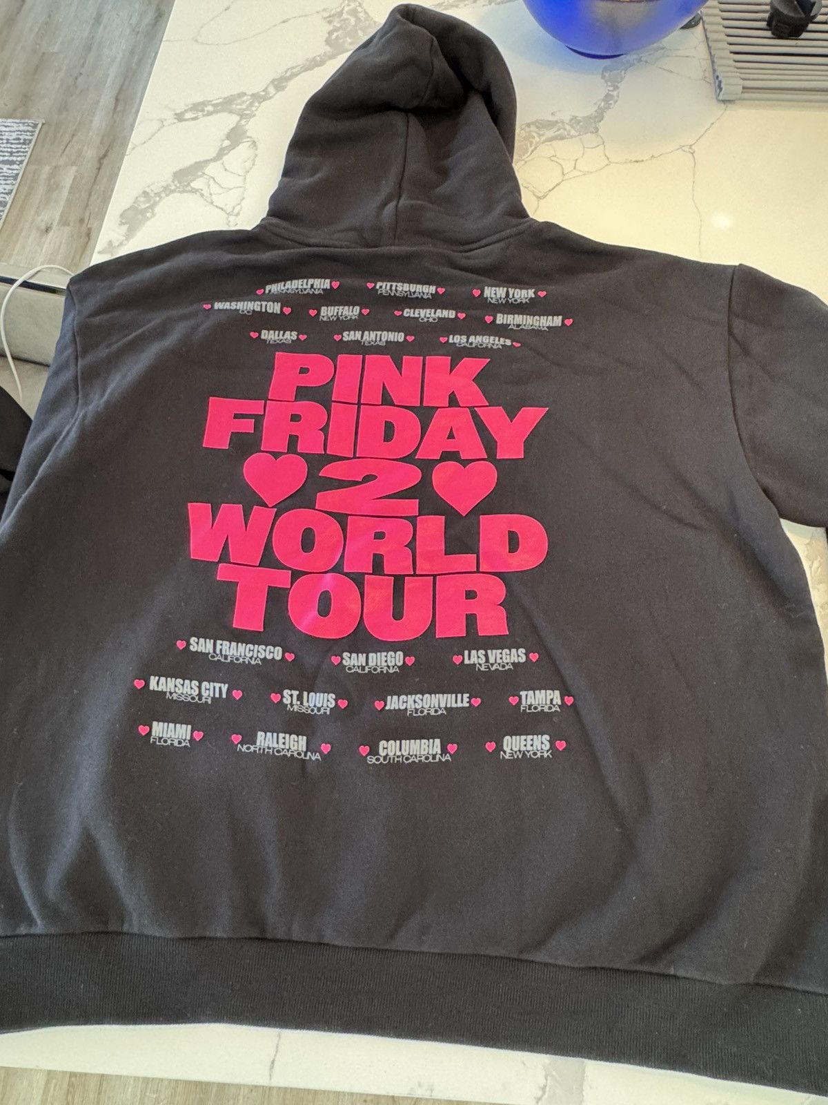 Band Tees Nicki Minaj concert hoodie, pink Friday 2 tour Size US XXL / EU 58 / 5 - 6 Thumbnail