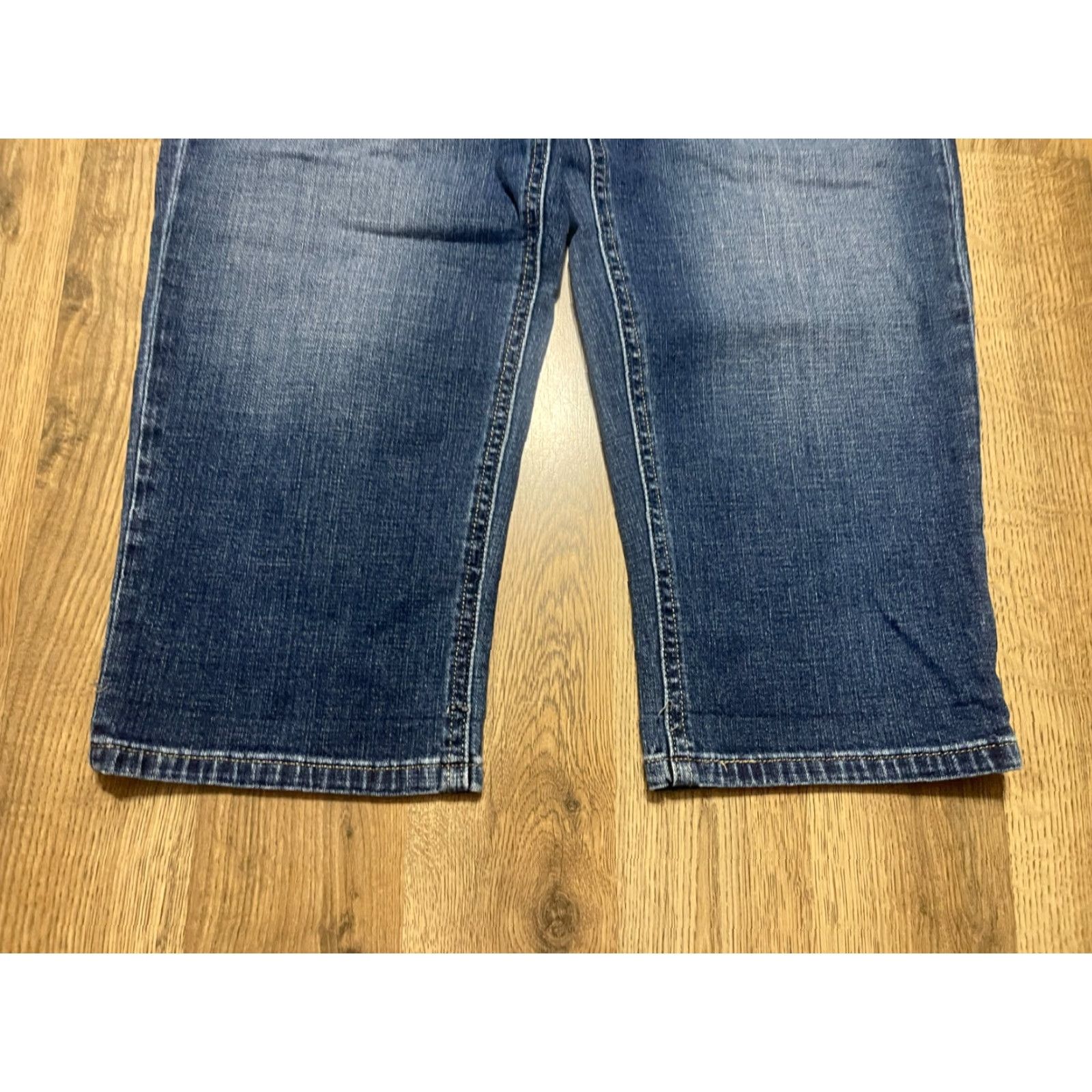 Levi's Levi's Jeans Women's 8 Capris Denim Blue Pockets Dark Wash Size 30" / US 8 / IT 44 - 3 Thumbnail