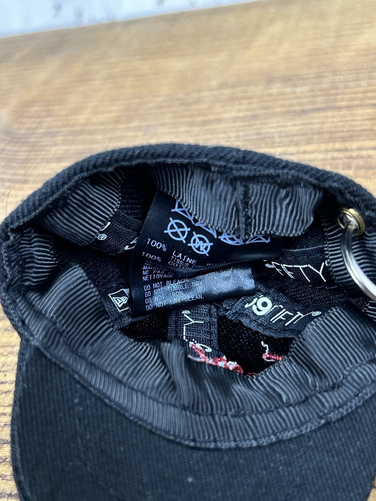 New Era × Yohji Yamamoto Yohji Yamamoto x New Era Cap Keychain Bag Charm Black Size ONE SIZE - 6 Thumbnail