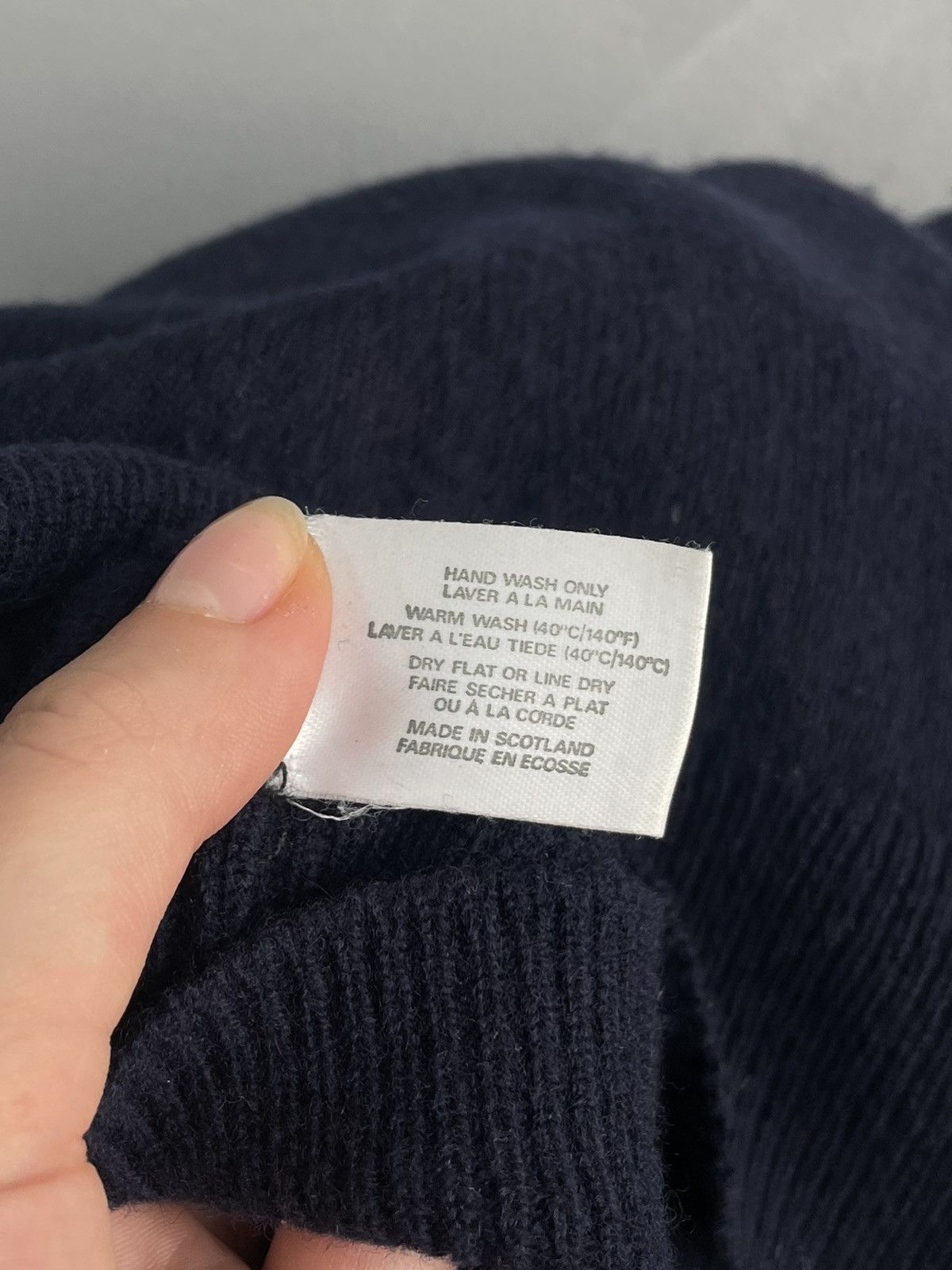 Burberry English classic Burberrys v neck wool sweater archive 2000s Size US M / EU 48-50 / 2 - 11 Thumbnail