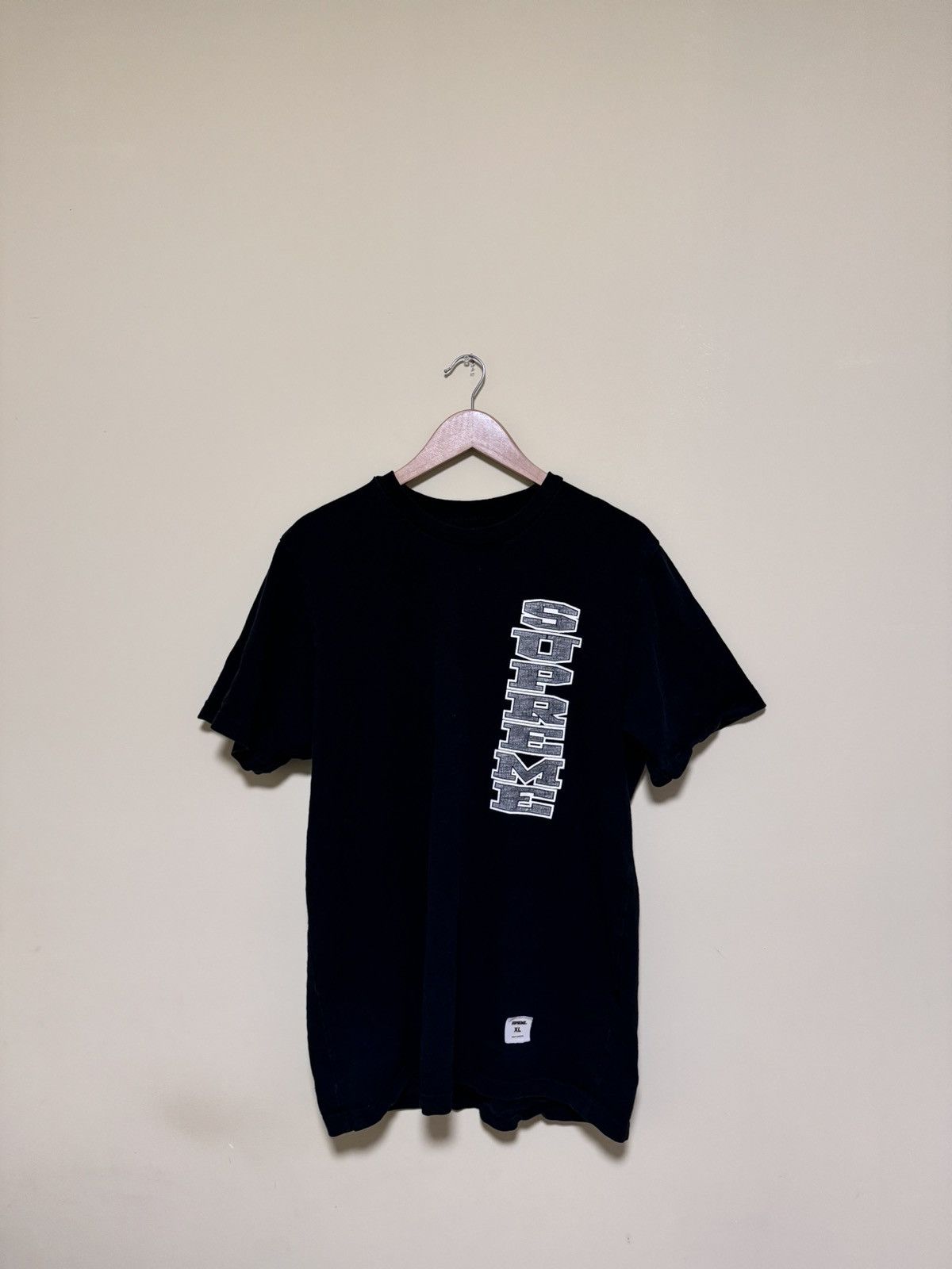 Supreme Supreme Vertical Logo Tee (FW16) Size US XL / EU 56 / 4 - 1 Thumbnail