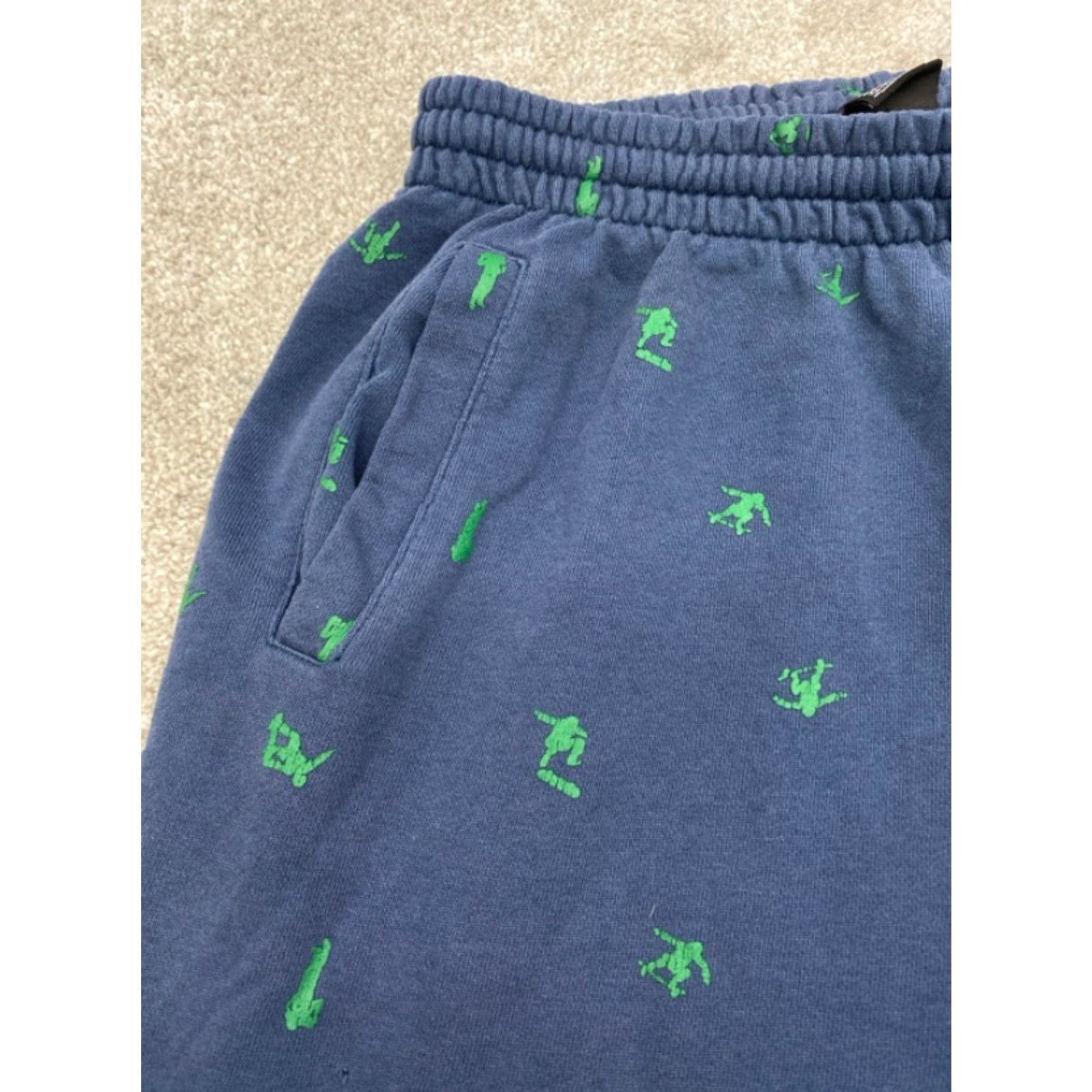 Nike VINTAGE Nike SB Board Shorts Men XL Blue Green Skater AOP Elastic Waist Size US 26 / EU 42 - 2 Thumbnail