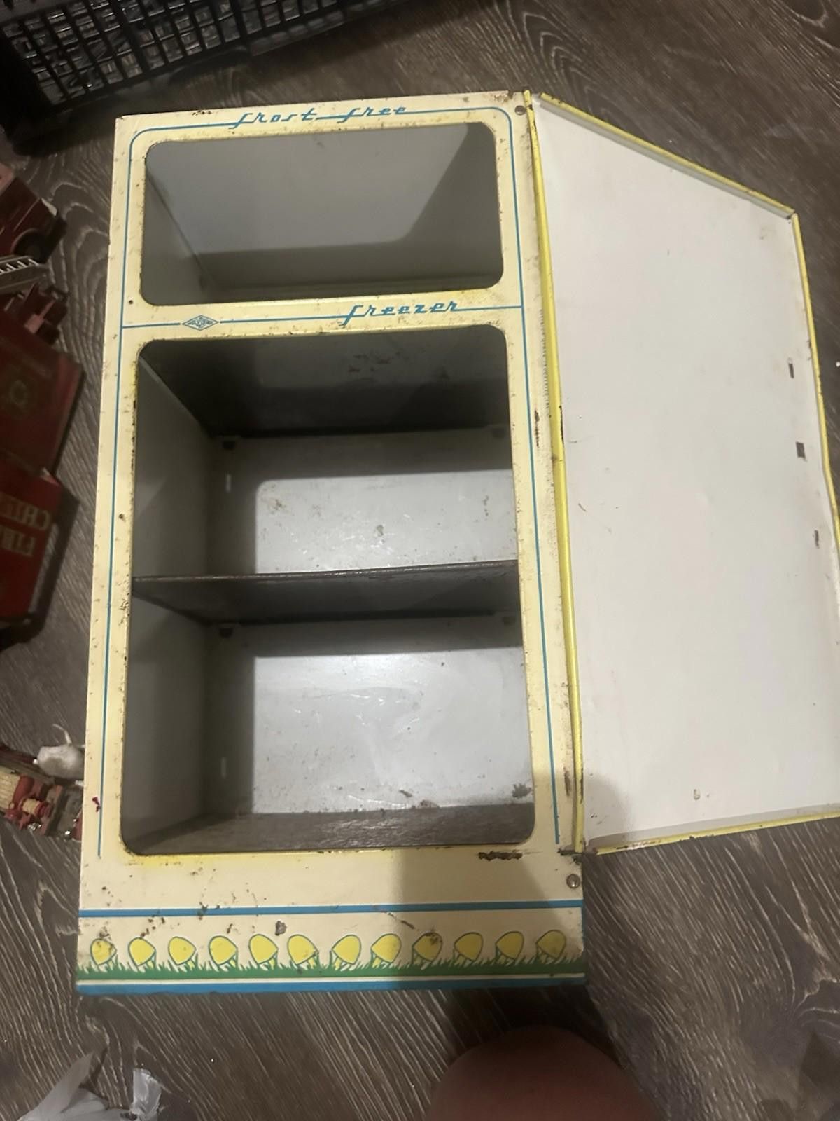 Wolverine VTG Disney Snow White Seven Dwarfs Tin Play Refrigerator Size ONE SIZE - 5 Thumbnail