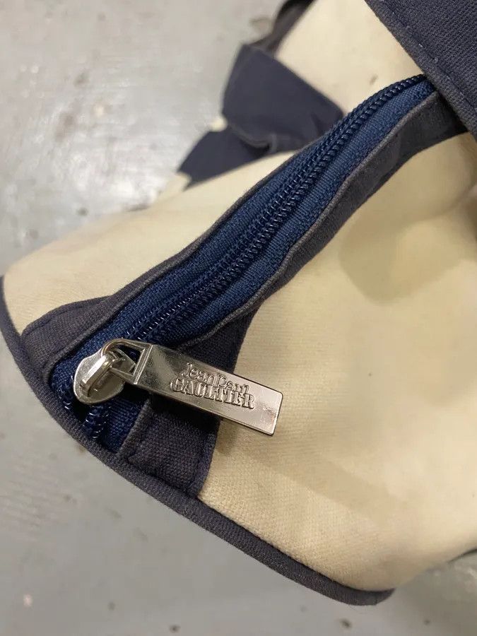 Jean Paul Gaultier 2000s Jean Paul Gaultier Weekend White Bag Size ONE SIZE - 5 Thumbnail
