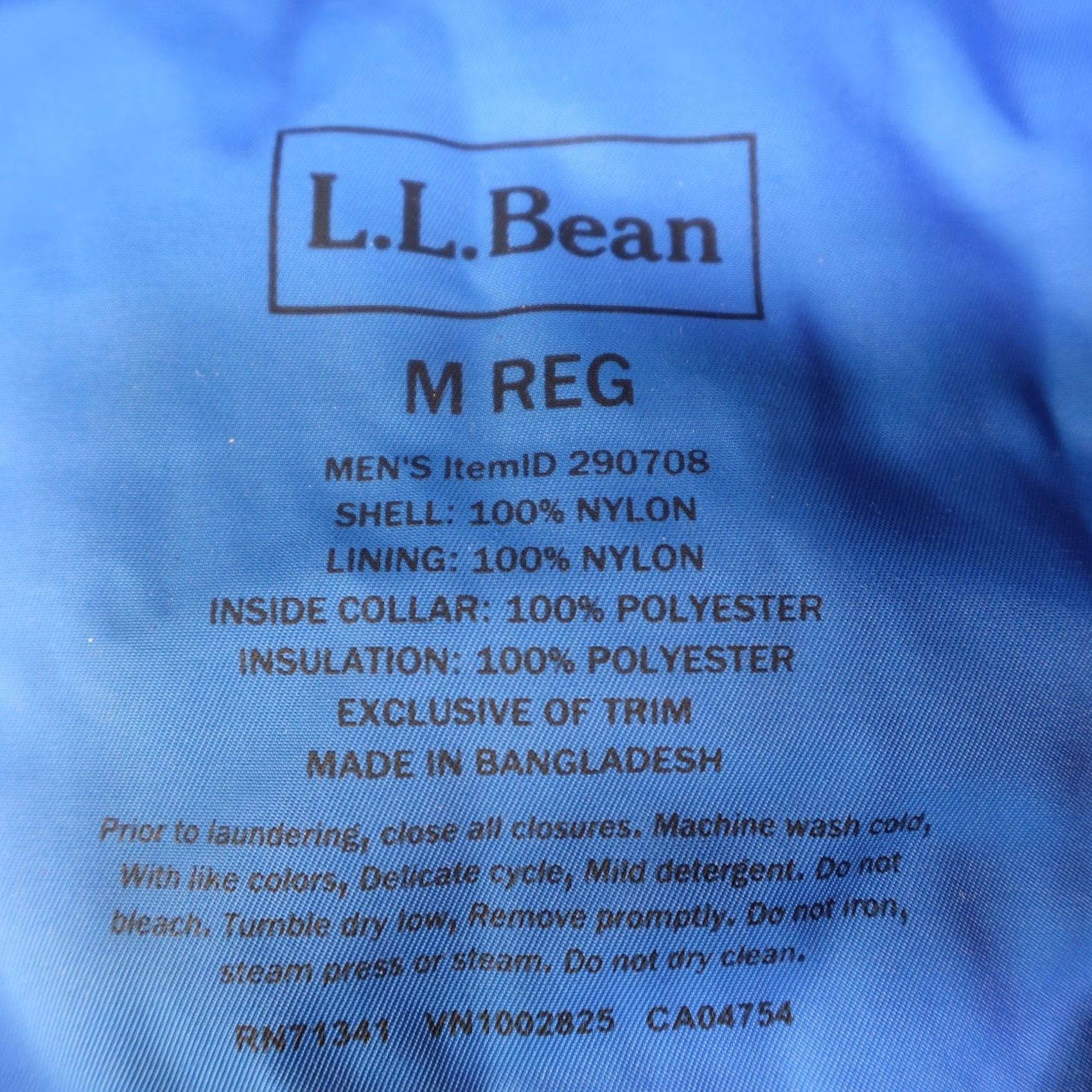 Vintage LL Bean Tek2 Jacket Mens M Blue Waterproof Hooded Insulated Parka Coat Zip Pockets Snow Winter Casual Travel Ski Hiking Night Outdoors Size US M / EU 48-50 / 2 - 5 Thumbnail