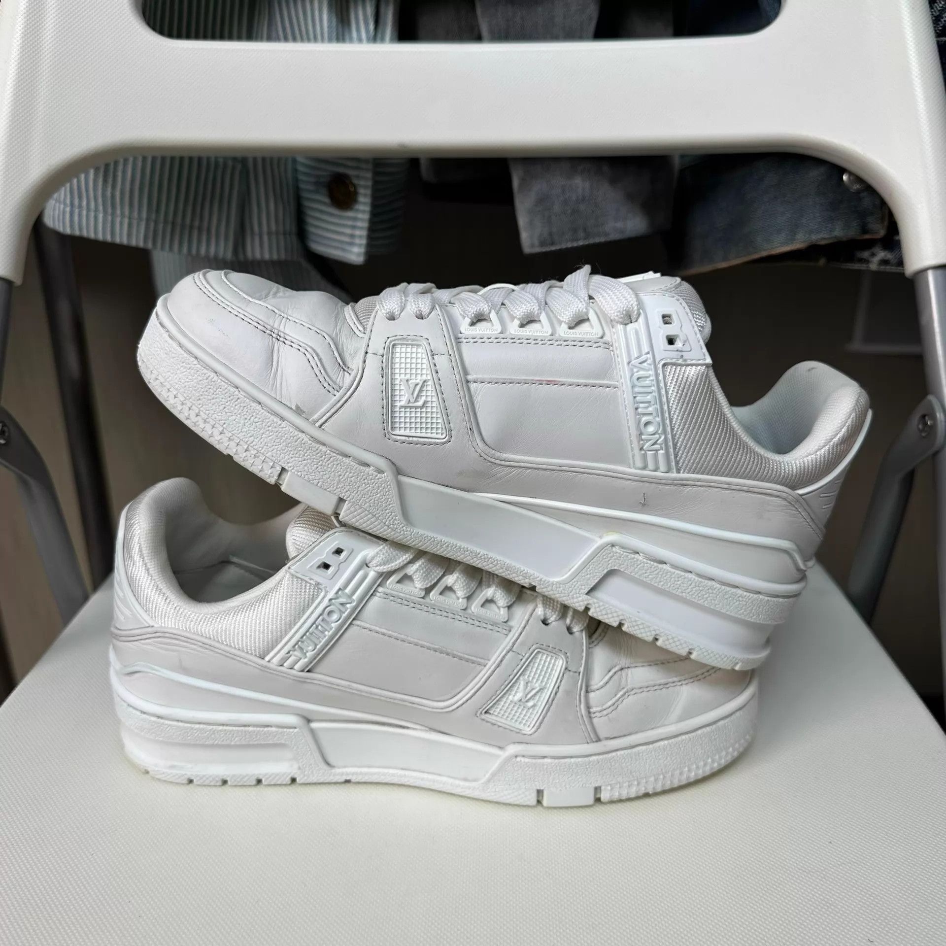 Louis Vuitton LOUIS VUITTON Women's White Leather Lace-Up Trainer Size US 5.5 / IT 35.5 - 6 Thumbnail