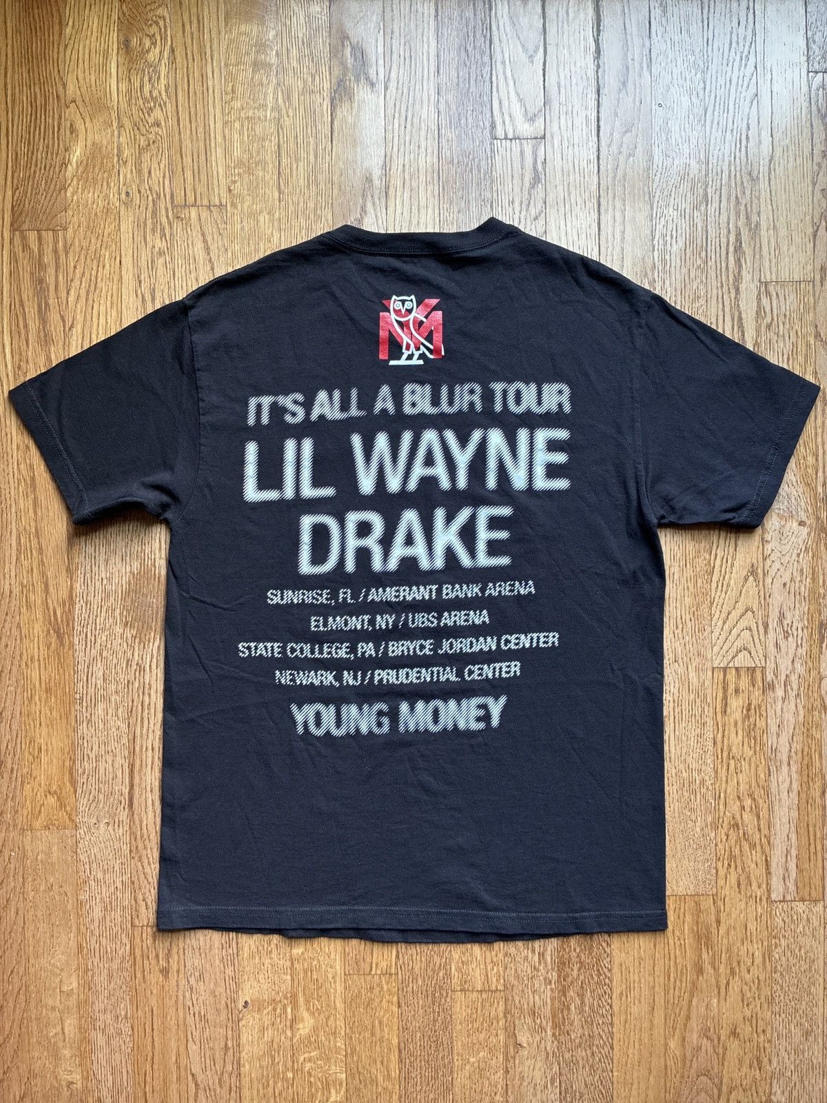 Drake × Lil Wayne × October's Very Own Drake OVO x Lil Wayne x Young Money Tour Tee Sz L Size US L / EU 52-54 / 3 - 2 Thumbnail