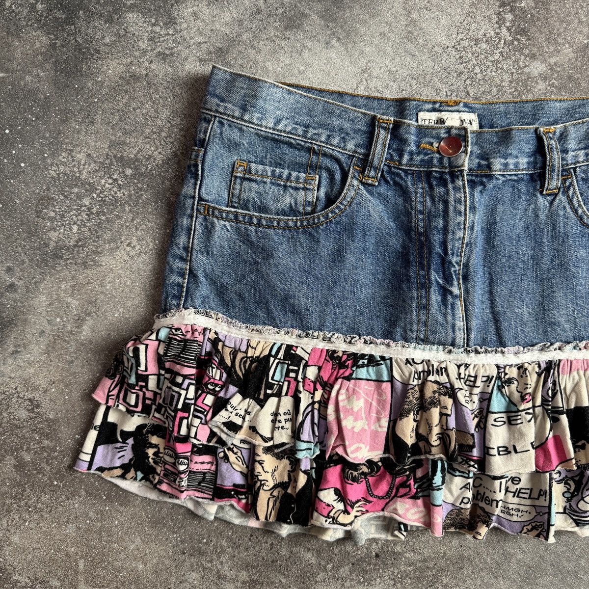 Hysteric Glamour Y2K Glam Comic Print Low Rise Ruffle Denim Mini Skirt Size 27" / US 4 / IT 40 - 2 Thumbnail