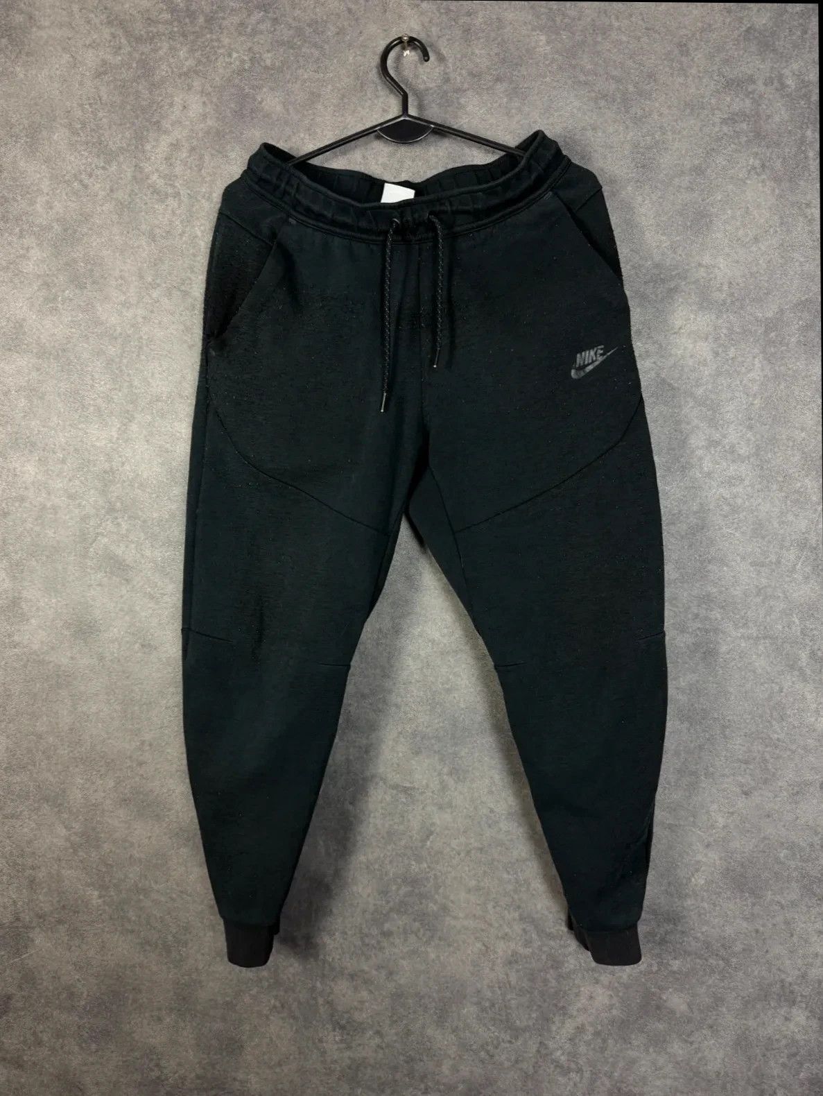 Nike Nike Tech Fleece sweatpants black print spellout joggers Size US 30 / EU 46 - 1 Thumbnail