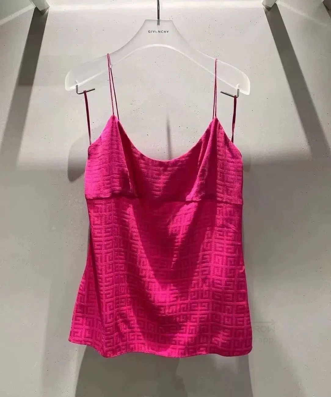 Givenchy Givenchy 4G Logo Camisole. Size XS / US 0-2 / IT 36-38 - 1 Thumbnail