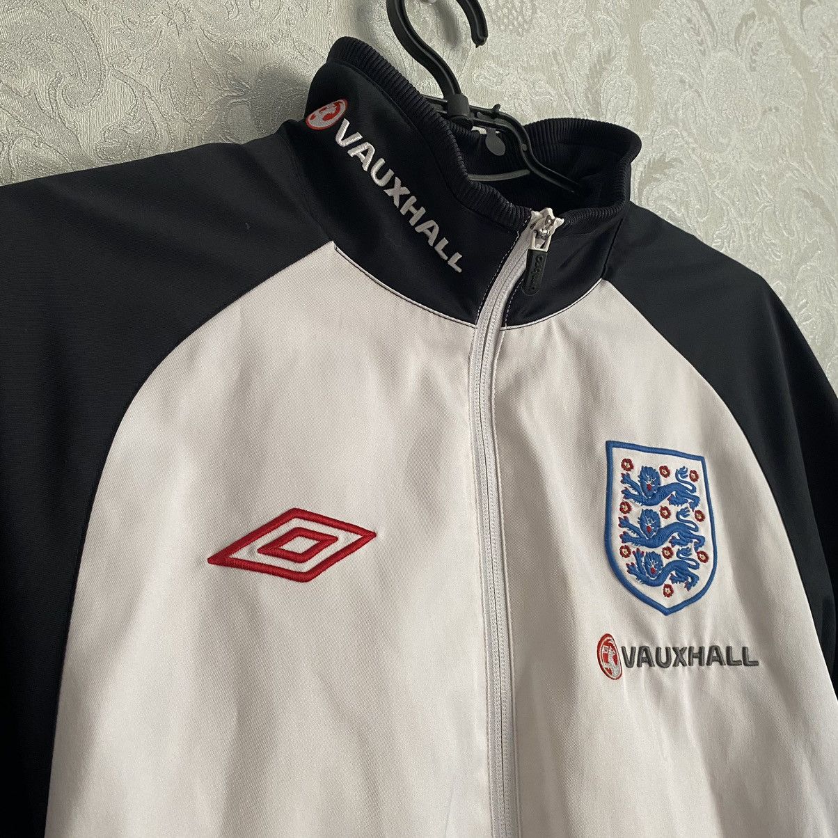 Umbro Vintage Umbro England Training Jacket 11/12 Zipped White Size US M / EU 48-50 / 2 - 3 Thumbnail