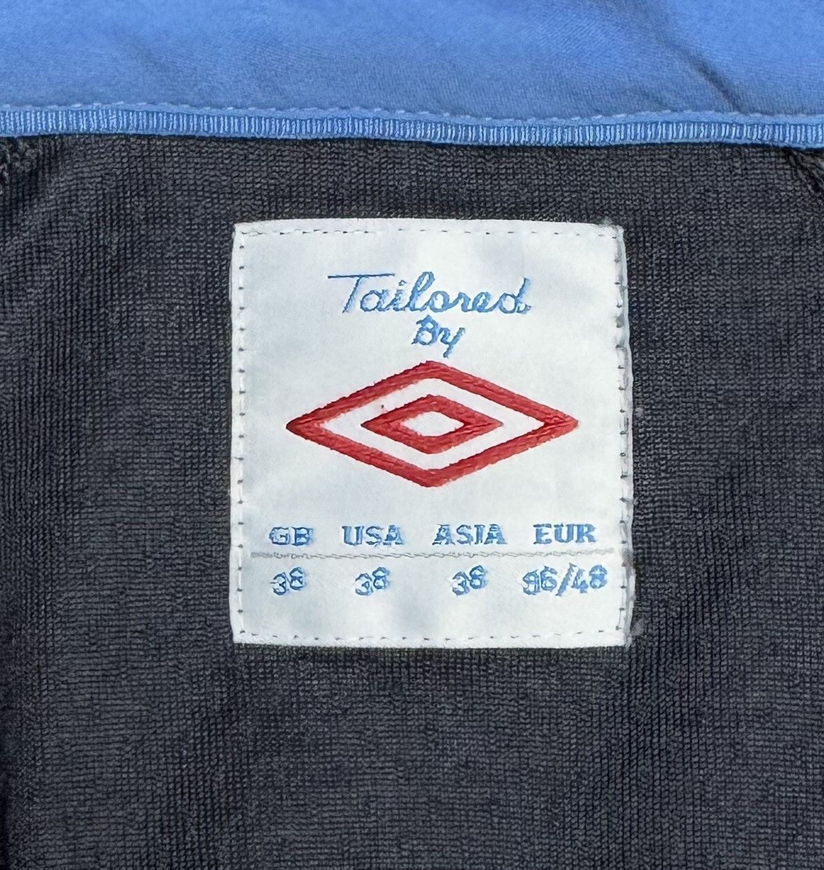 Umbro England 2010 2011 Away Football Shirt Soccer Jersey Umbro Size US S / EU 44-46 / 1 - 7 Thumbnail