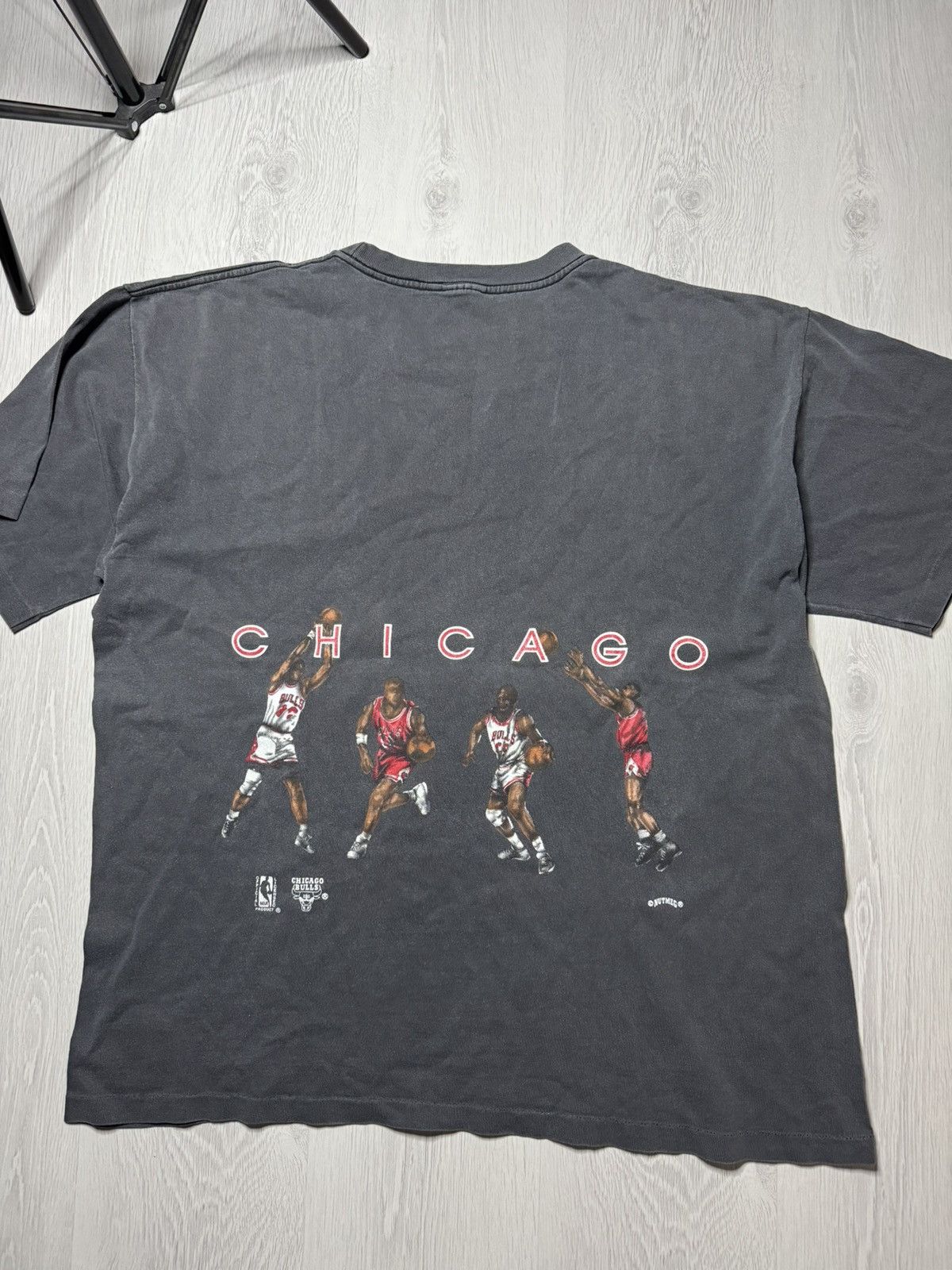 Nutmeg Real Vintage Nutmeg Chicago Bulls Triple Threat Tee Size US XL / EU 56 / 4 - 5 Thumbnail